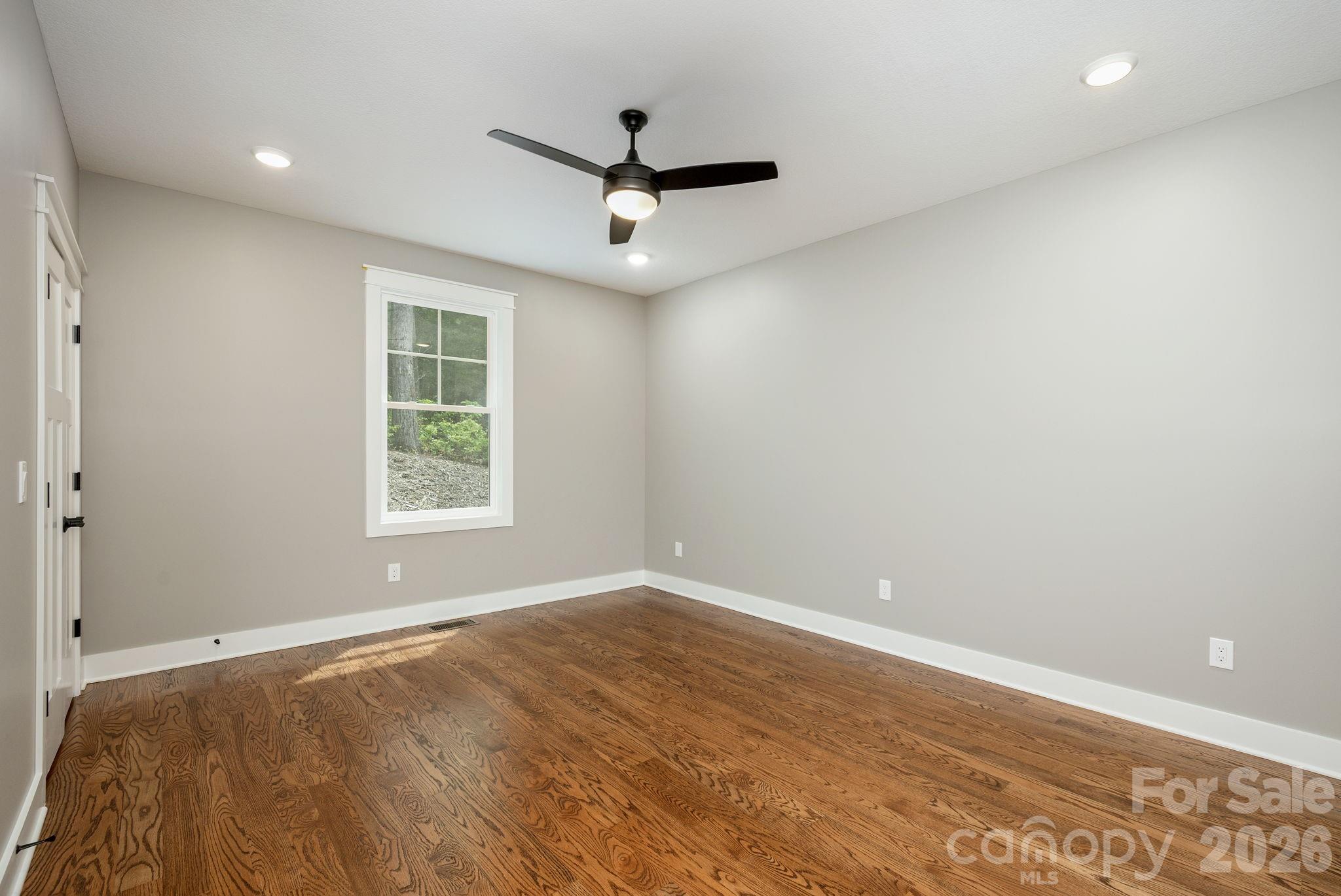 634 Hollybrook Drive Property Photo 32