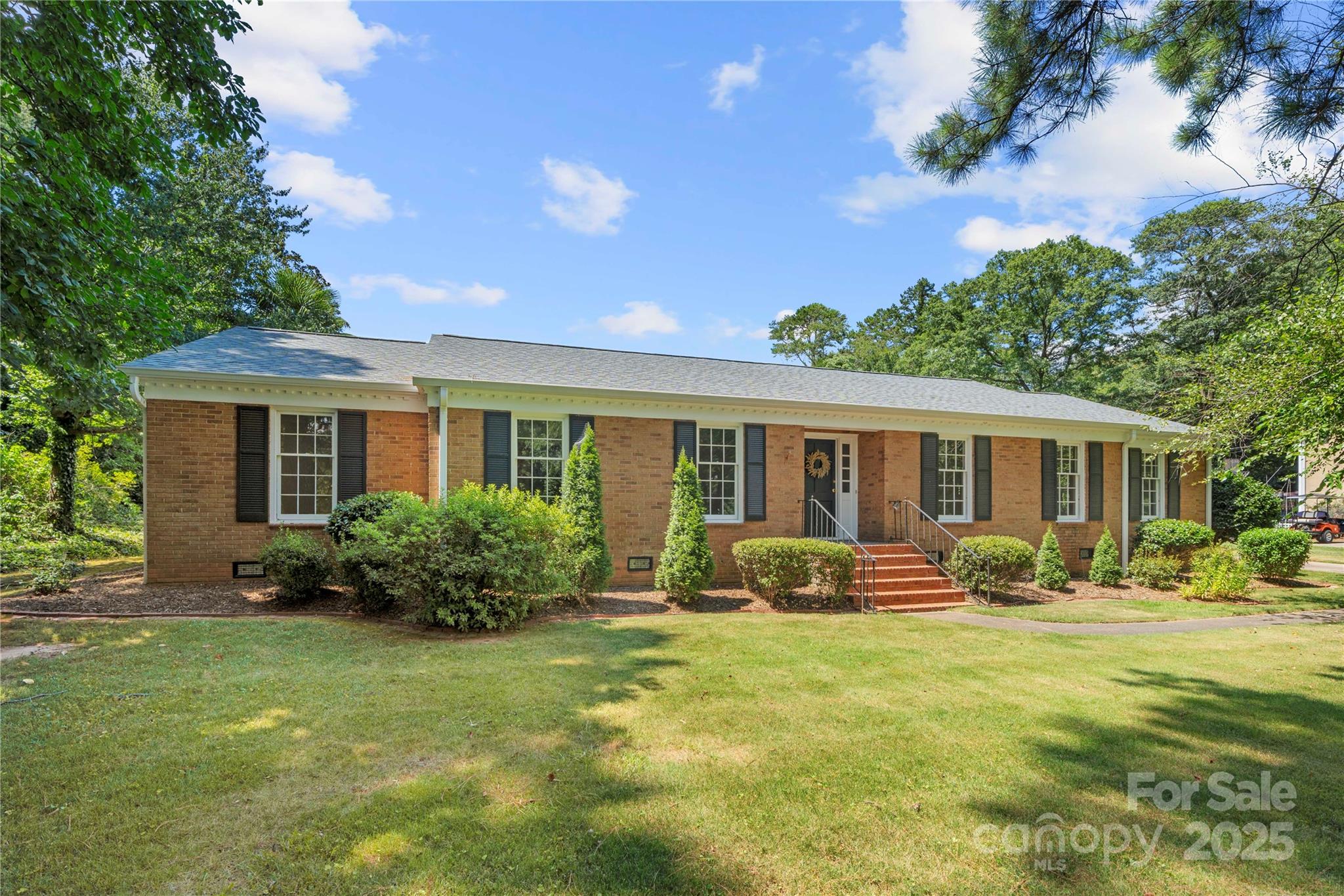 1654 Clarendon Place Property Photo 1