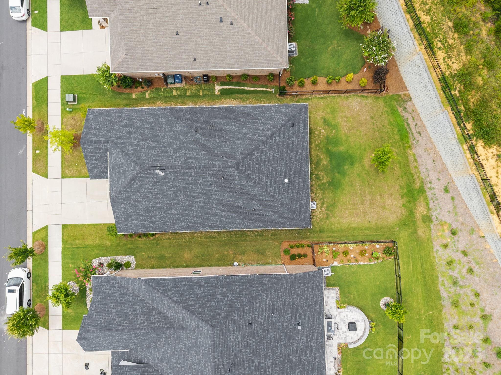 5240 Birchhill Road Property Photo 6