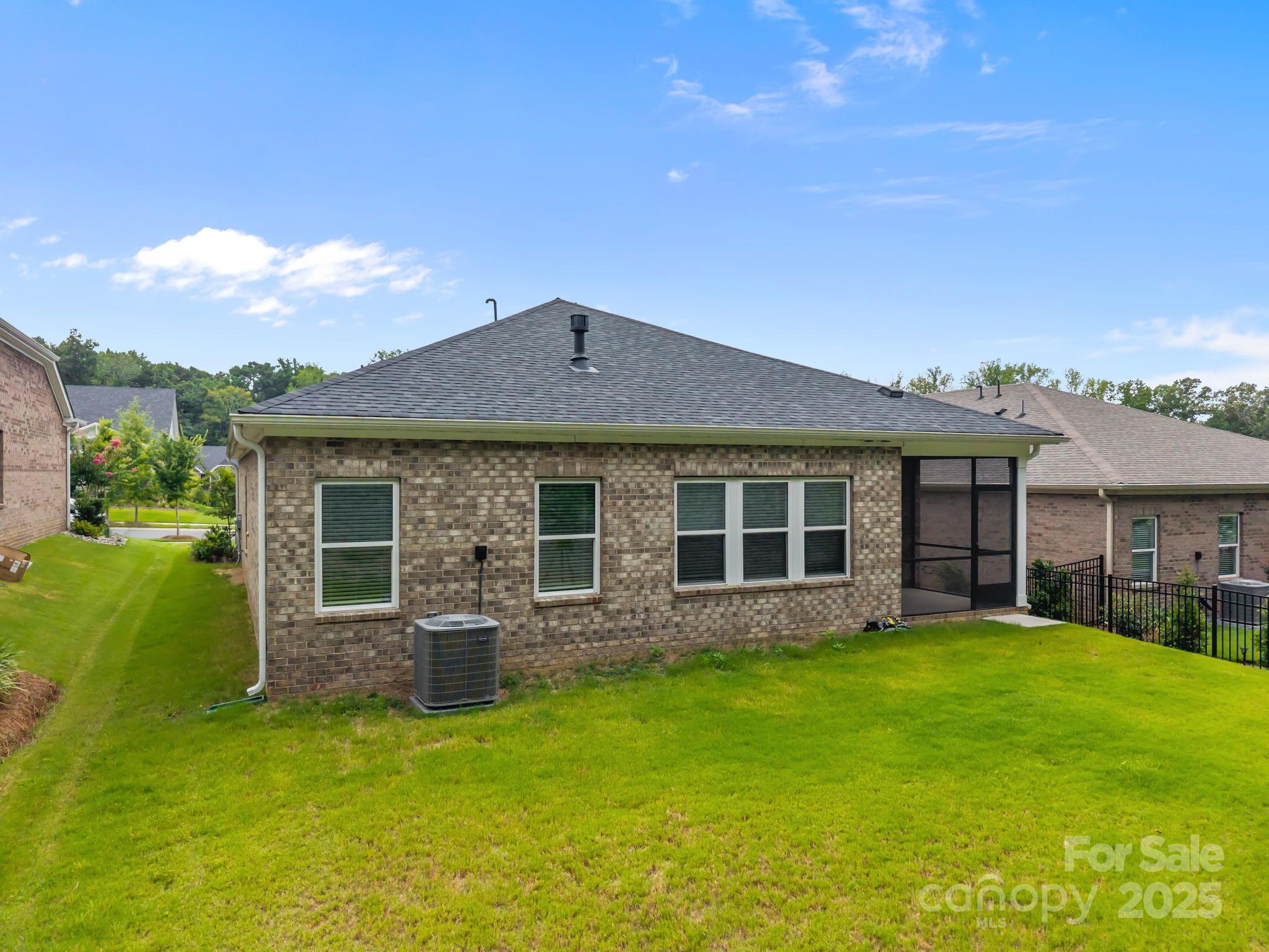 5240 Birchhill Road Property Photo 8
