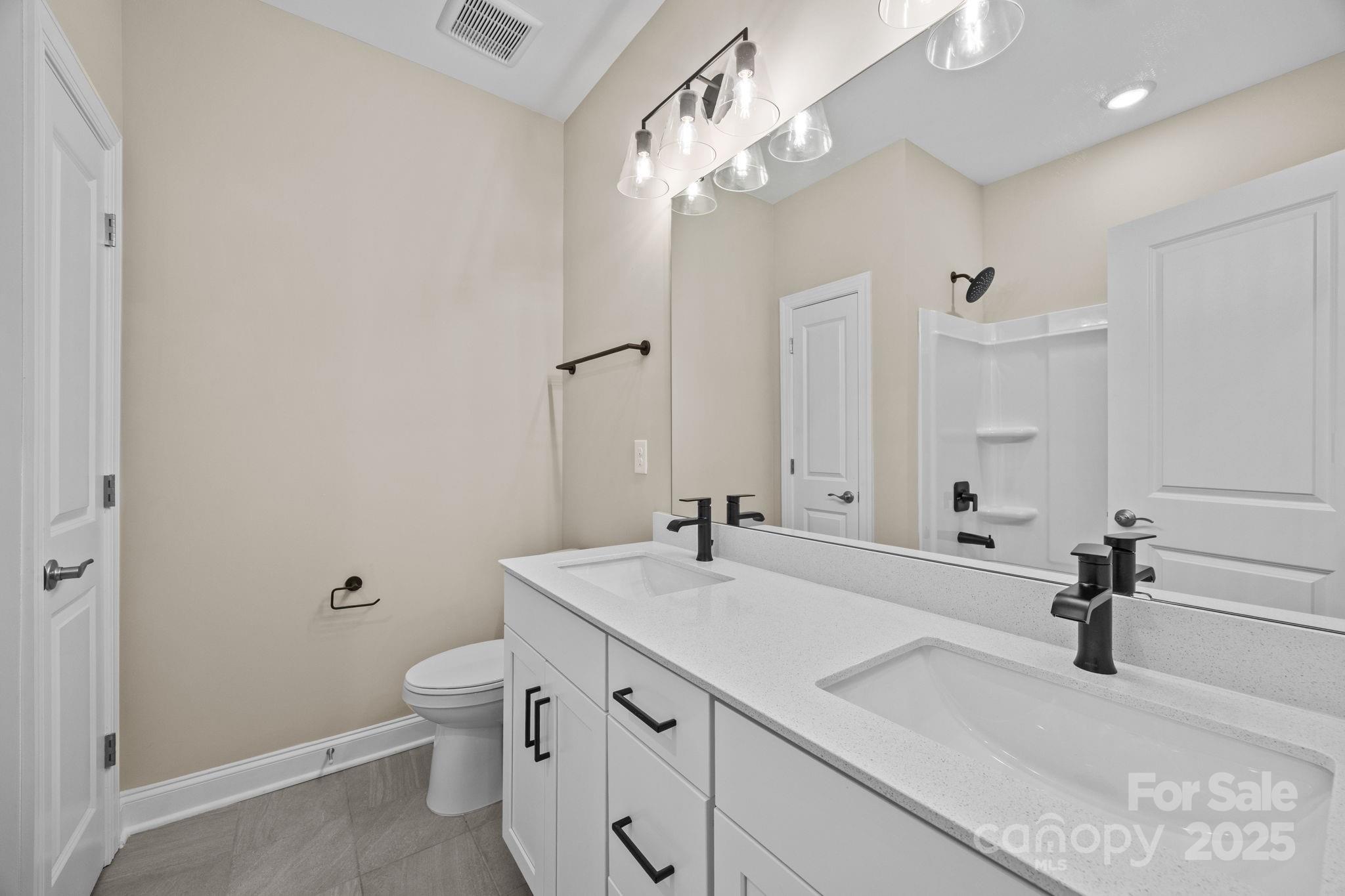 5240 Birchhill Road Property Photo 17