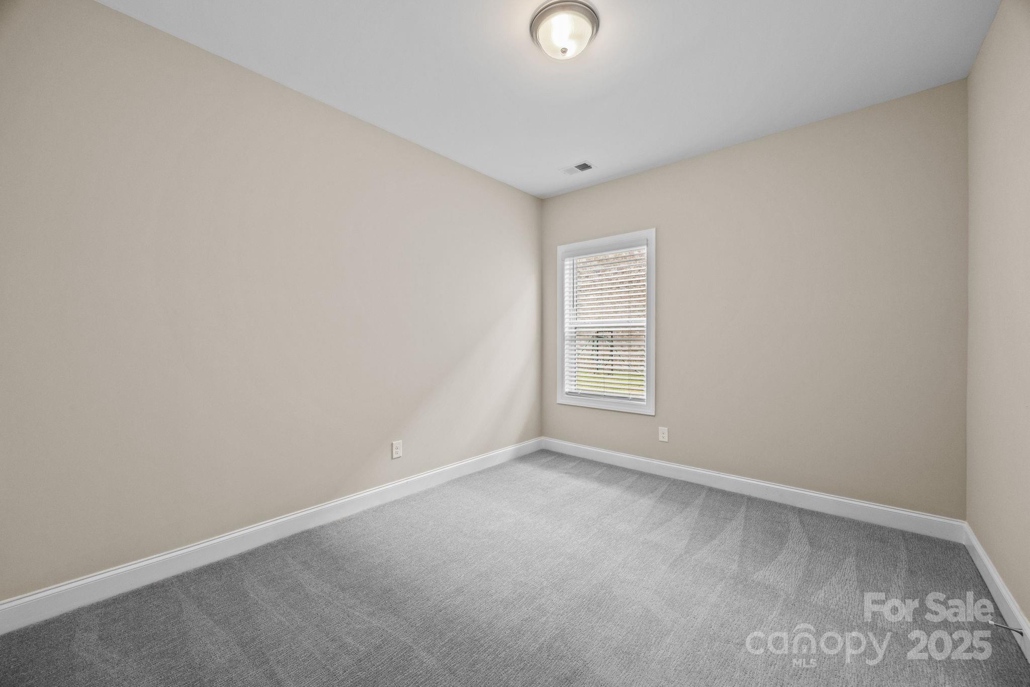 5240 Birchhill Road Property Photo 22