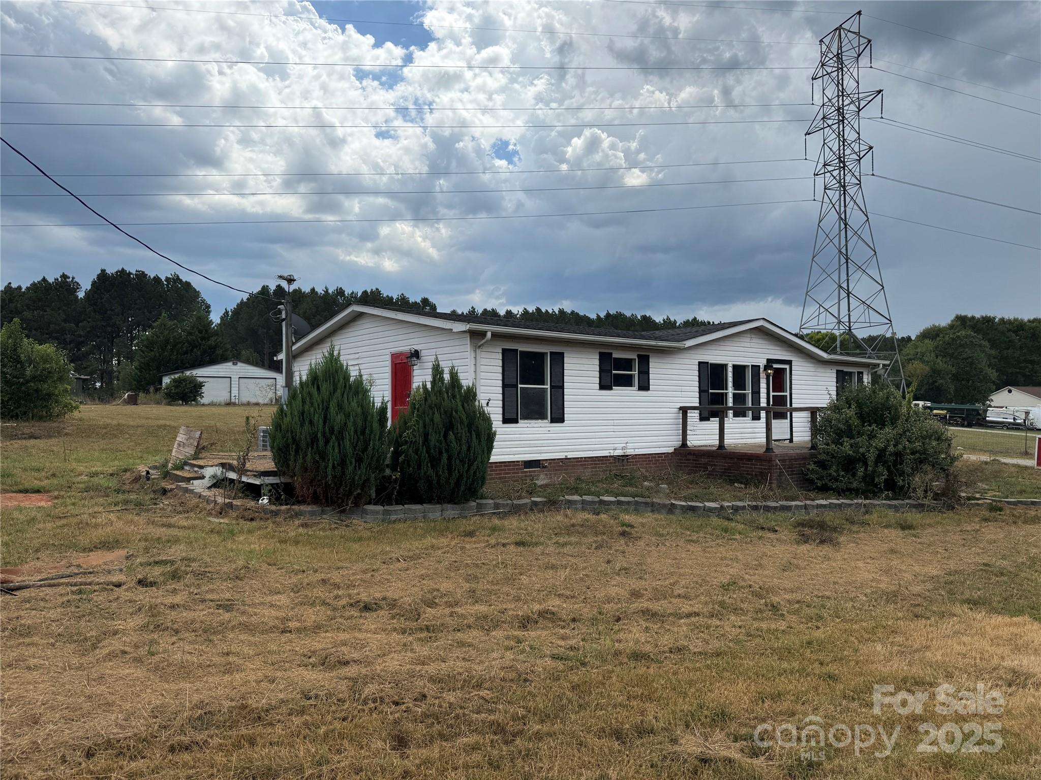2743 Mccraw Road Property Photo 2
