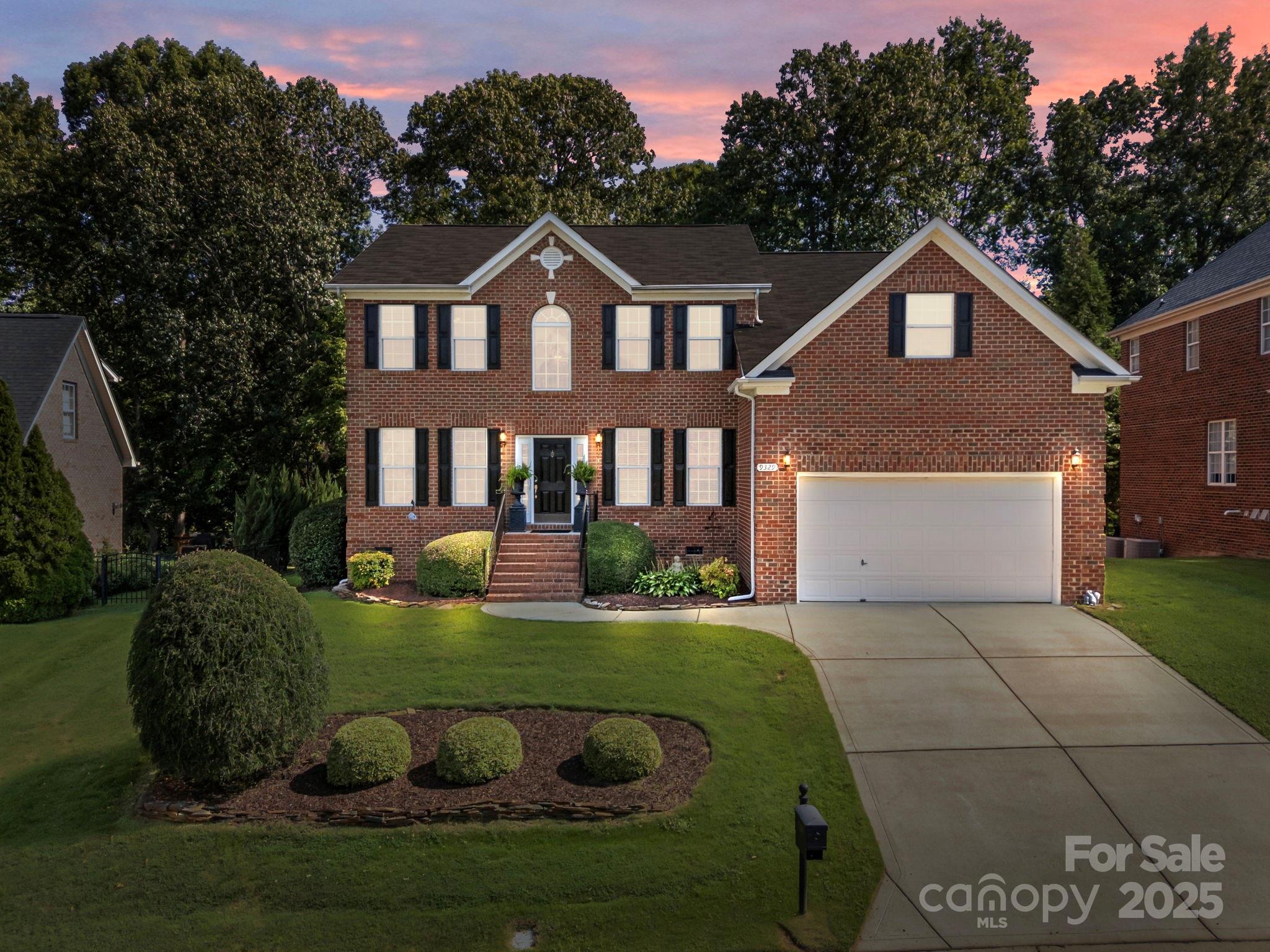 9329 Uxbridge Lane Property Photo 1