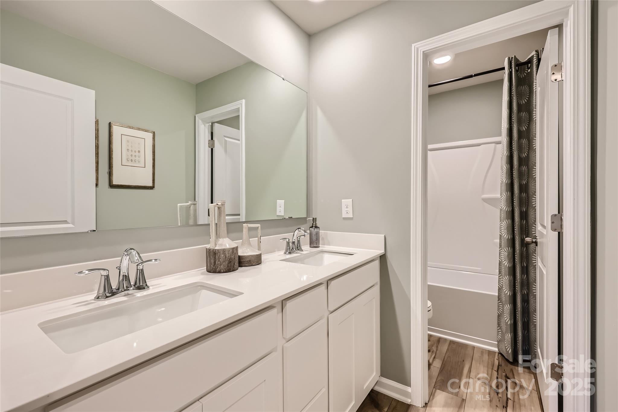 2153 Trollinger Drive Property Photo 16