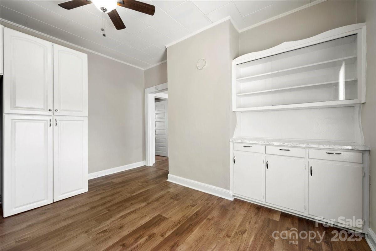 313 Mayflower Avenue Property Photo 10