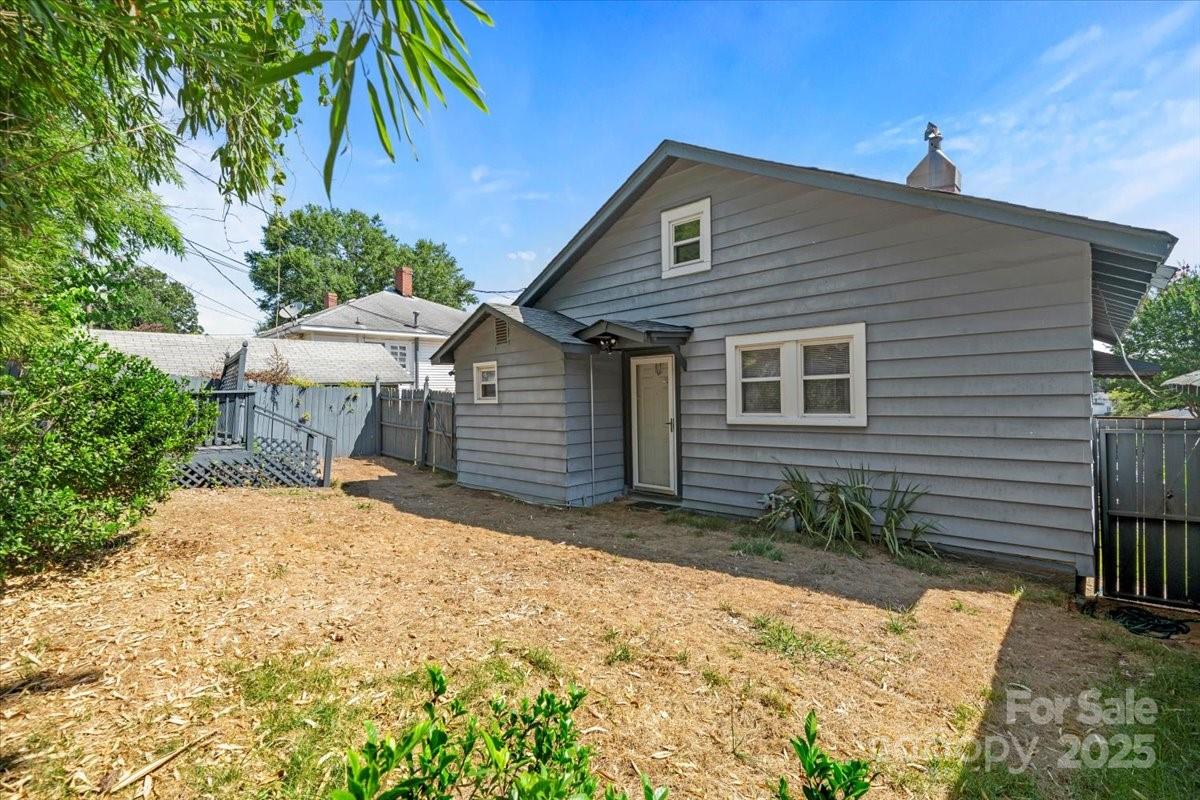 313 Mayflower Avenue Property Photo 16