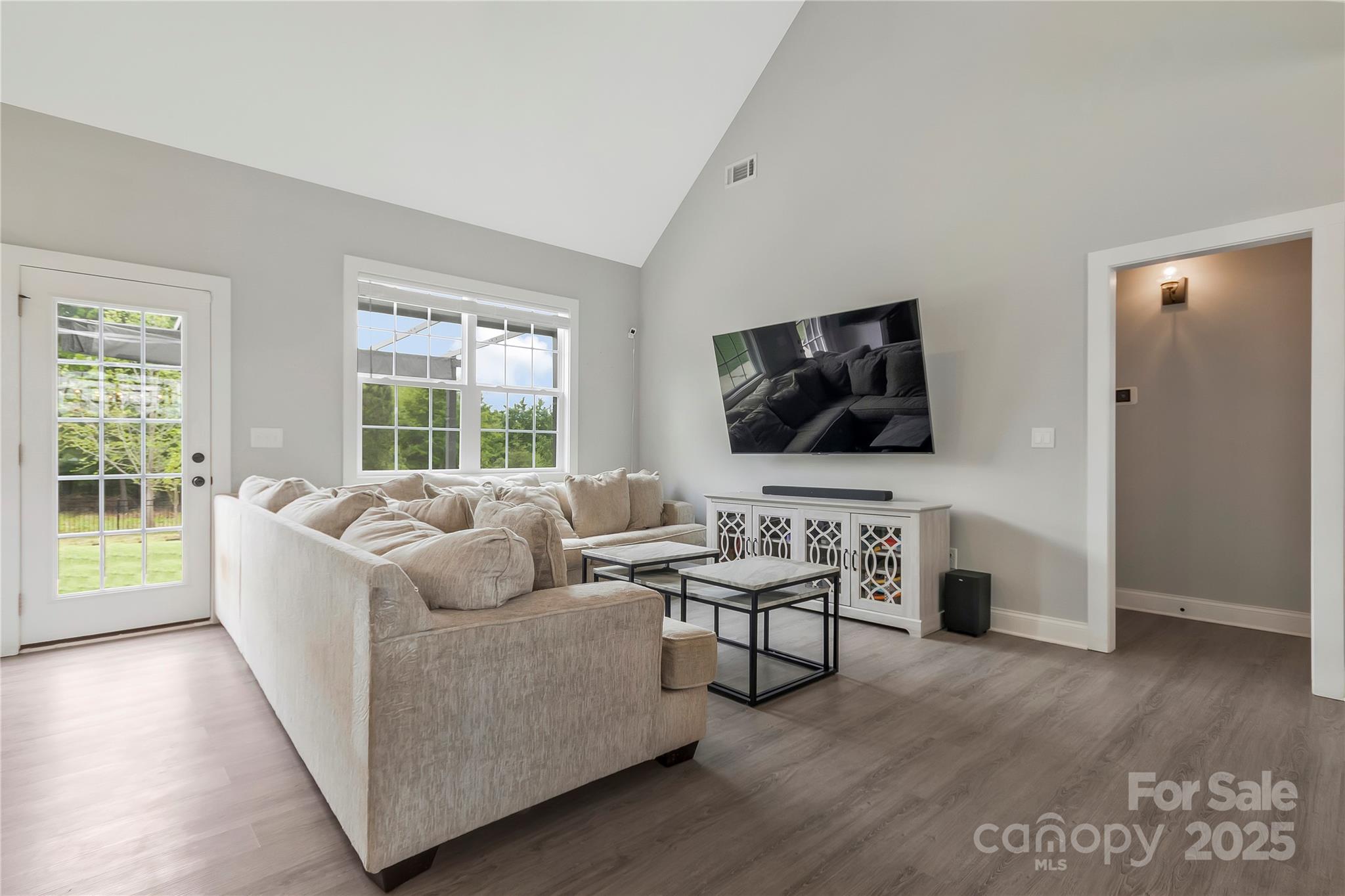 2119 Smith Road Property Photo 8