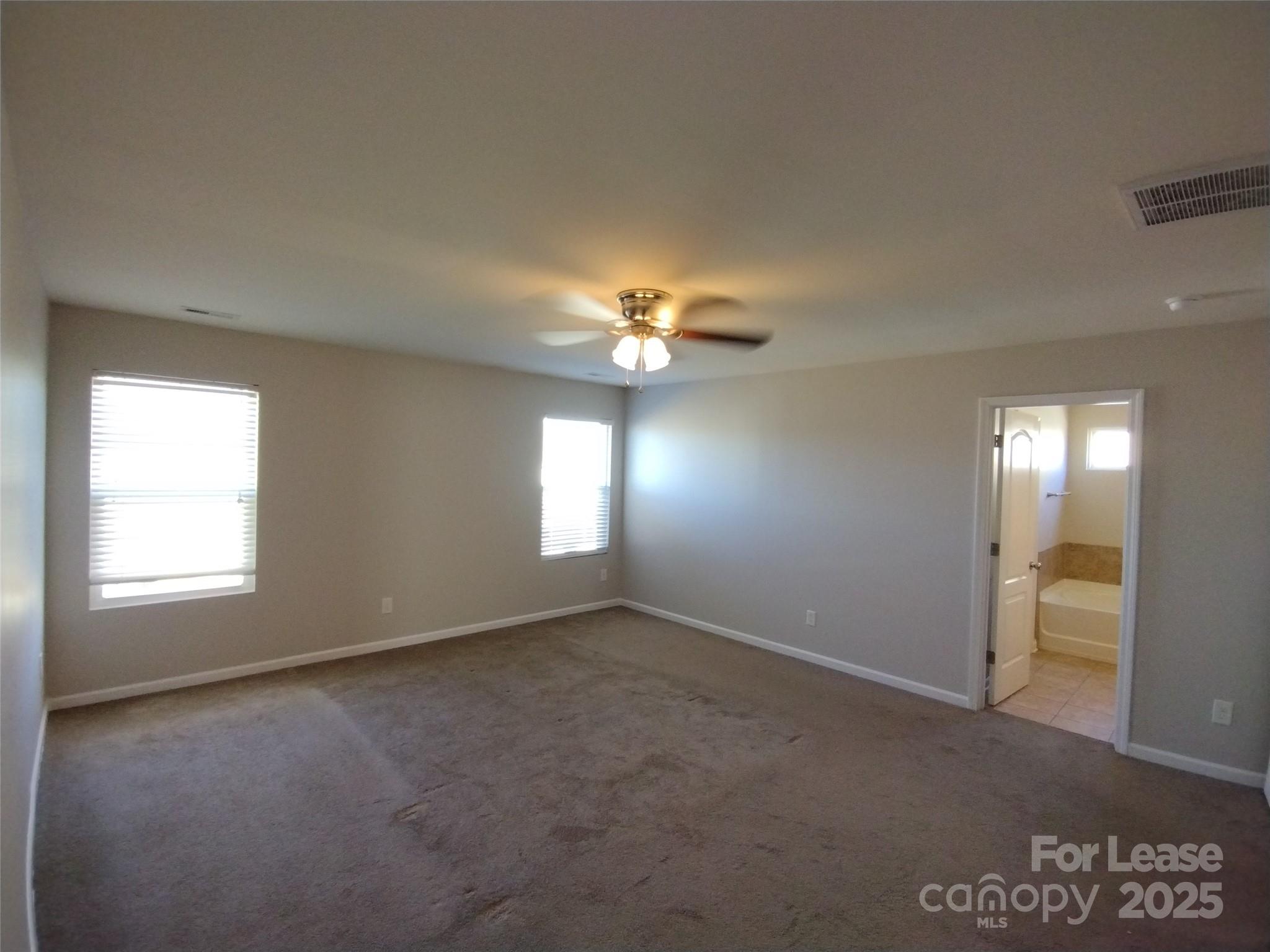 1004 Sunflower Lane Property Photo 8
