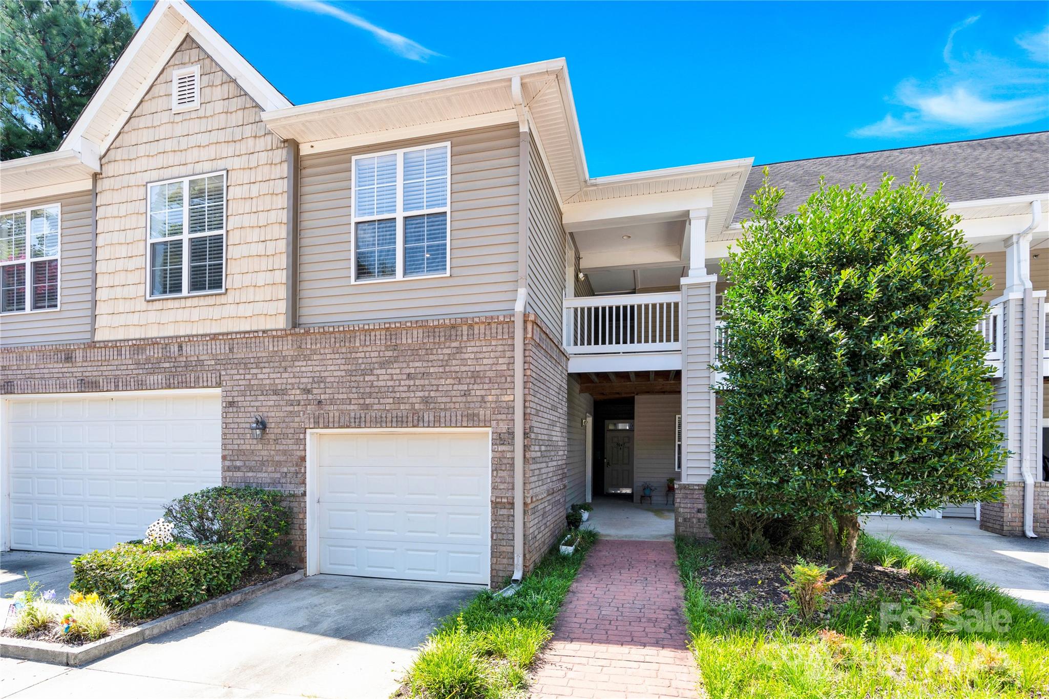 9053 Rosalyn Glen Road Property Photo 1