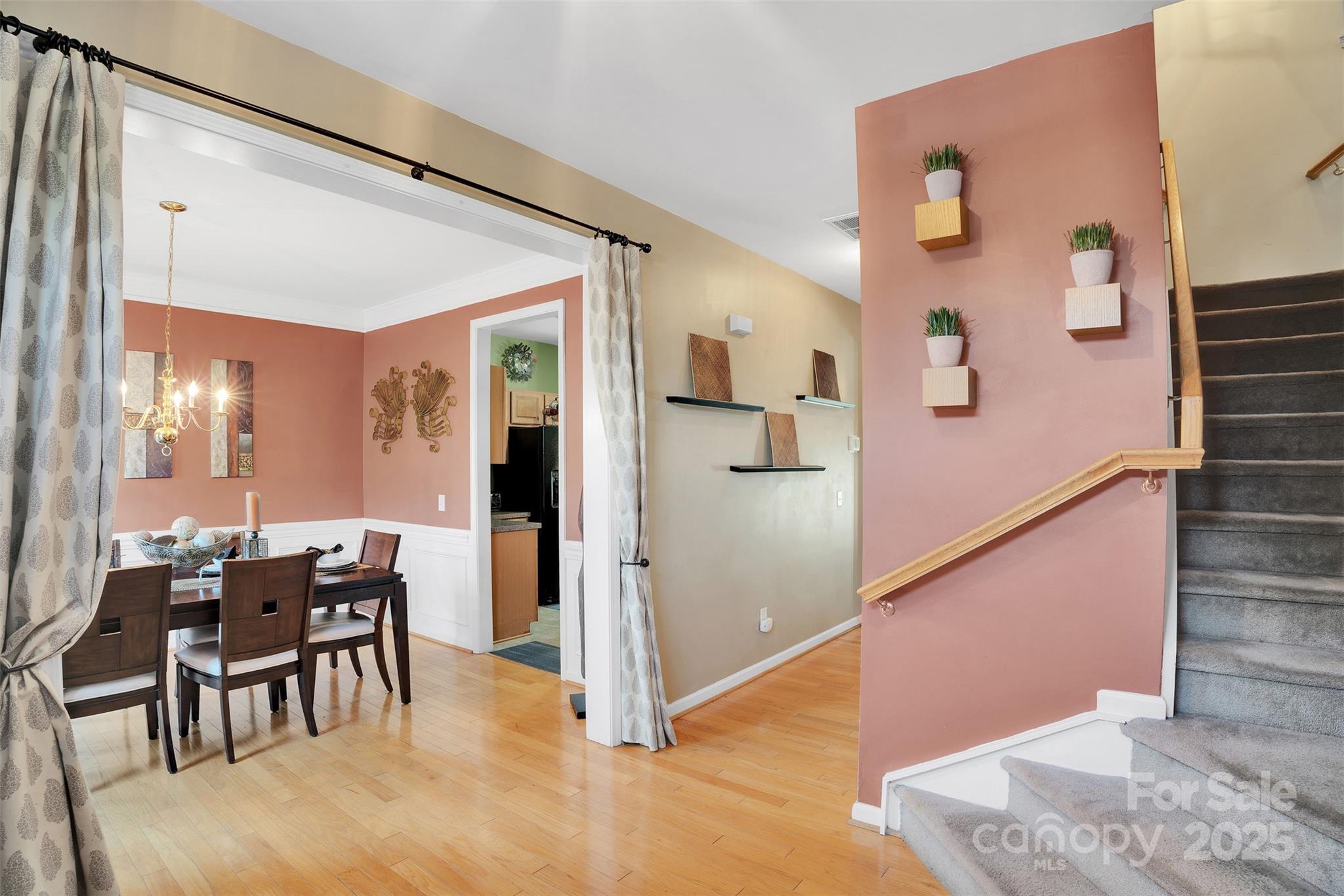 136 Crestwood Drive Property Photo 7