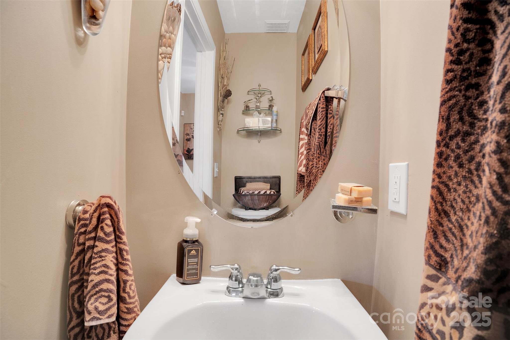 136 Crestwood Drive Property Photo 11