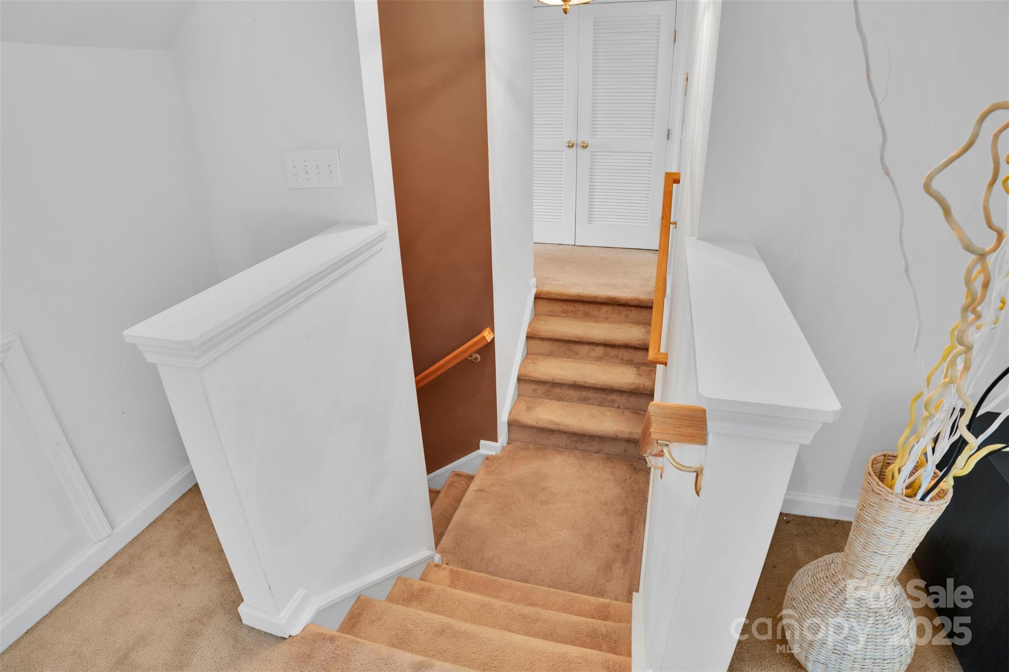 136 Crestwood Drive Property Photo 20