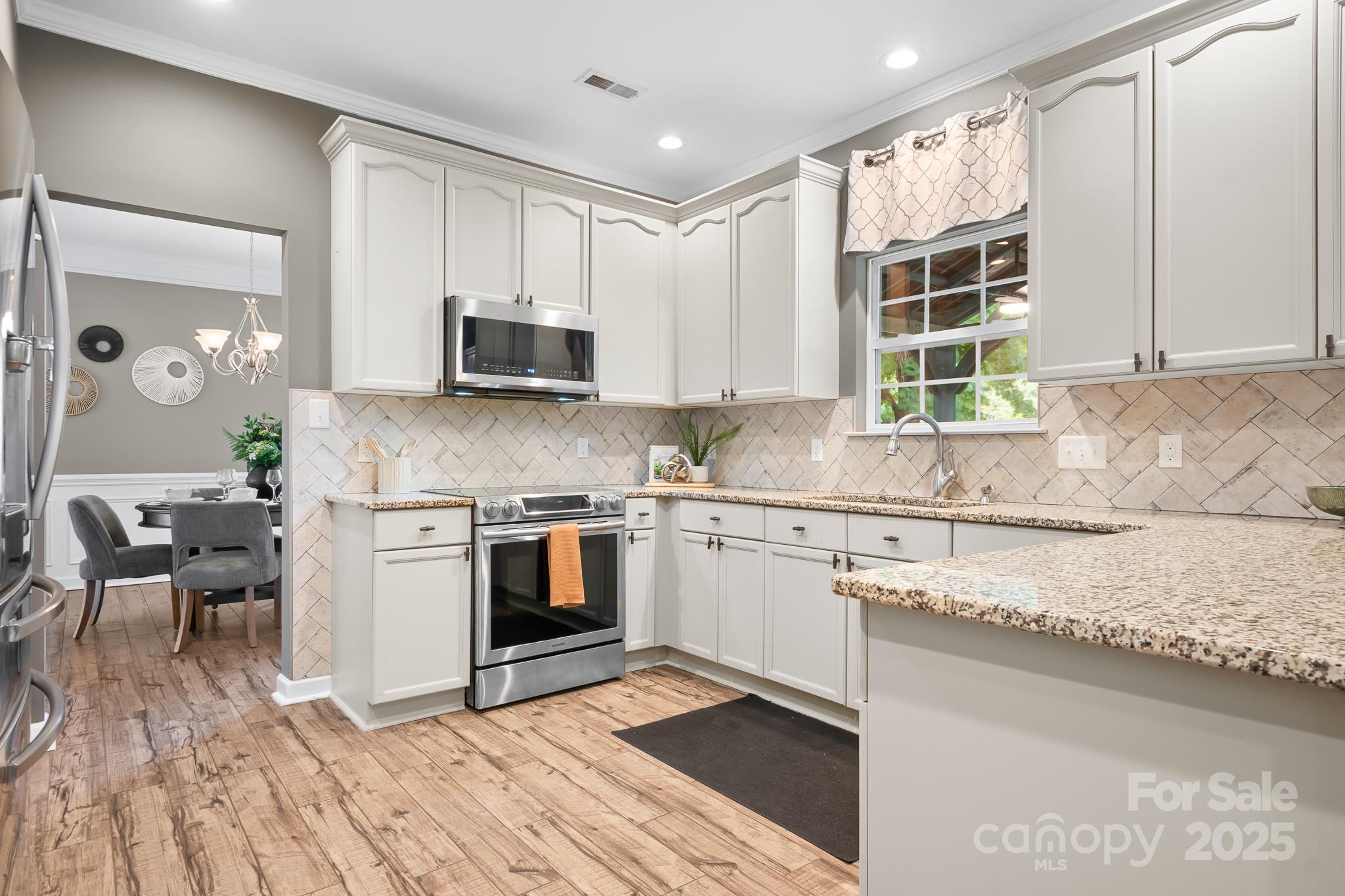 12501 Vantage Point Lane Property Photo 9