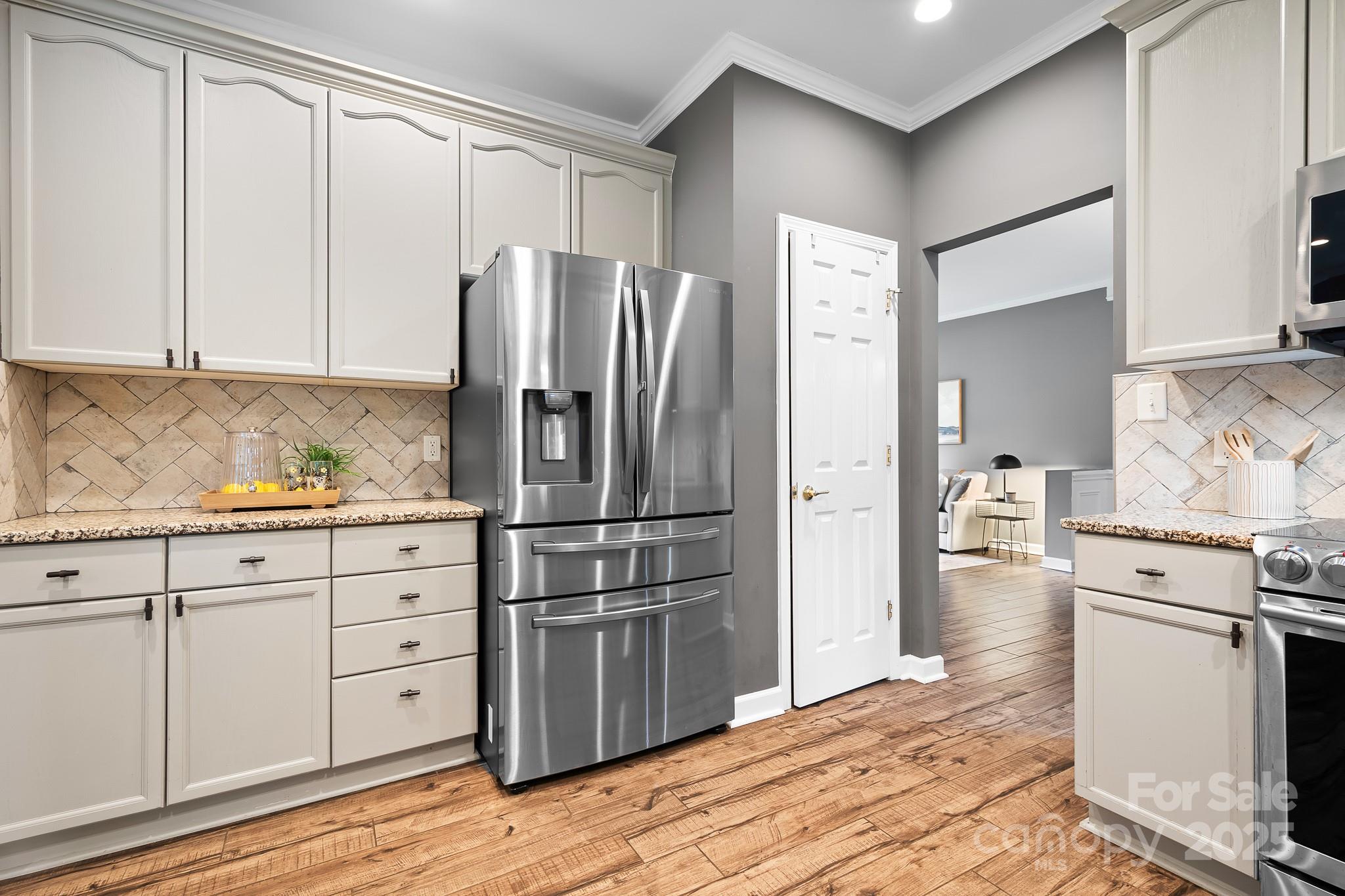 12501 Vantage Point Lane Property Photo 11