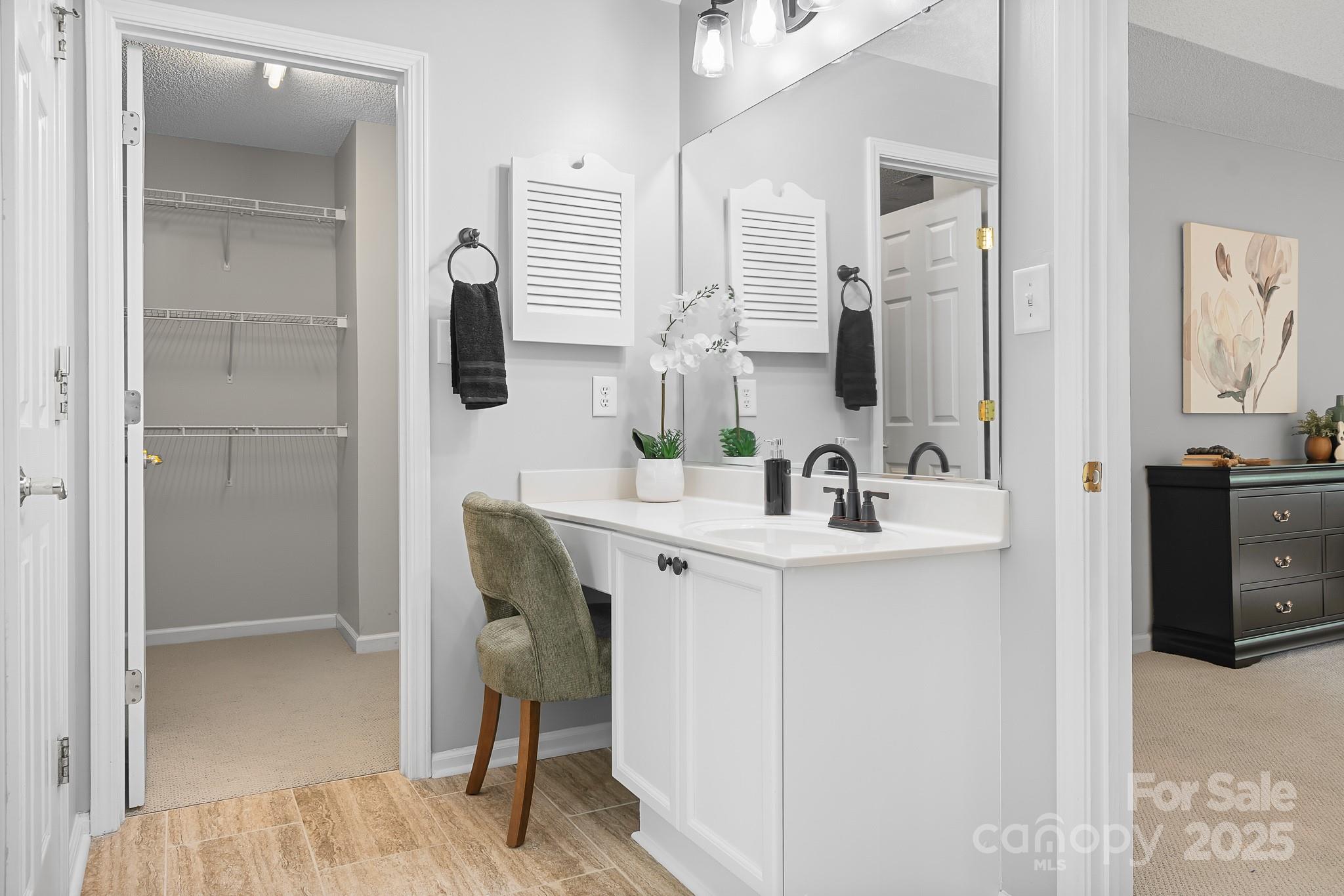 12501 Vantage Point Lane Property Photo 22