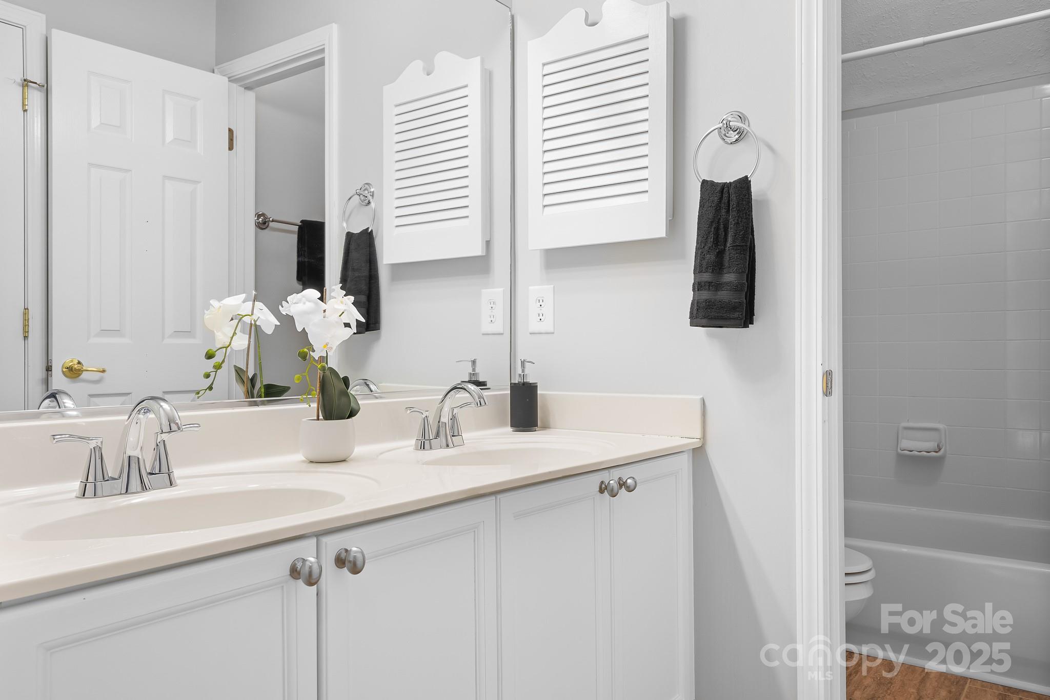 12501 Vantage Point Lane Property Photo 25