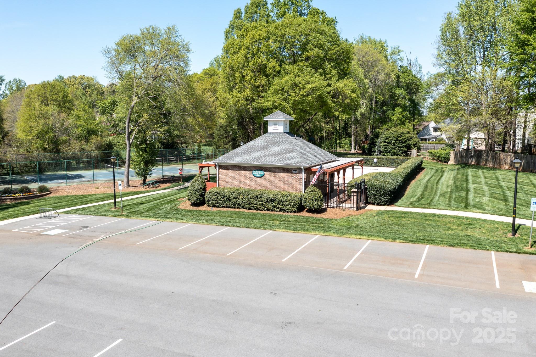 12501 Vantage Point Lane Property Photo 38