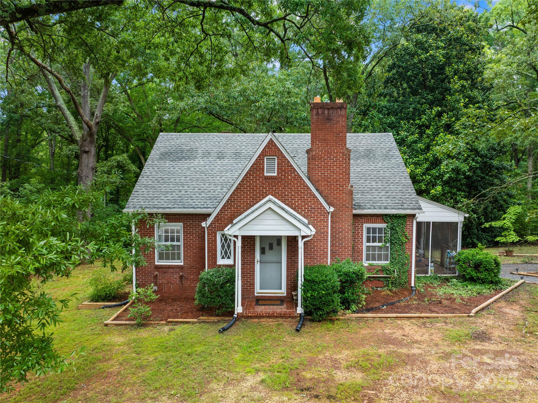 390 Park Road Property Photo 1