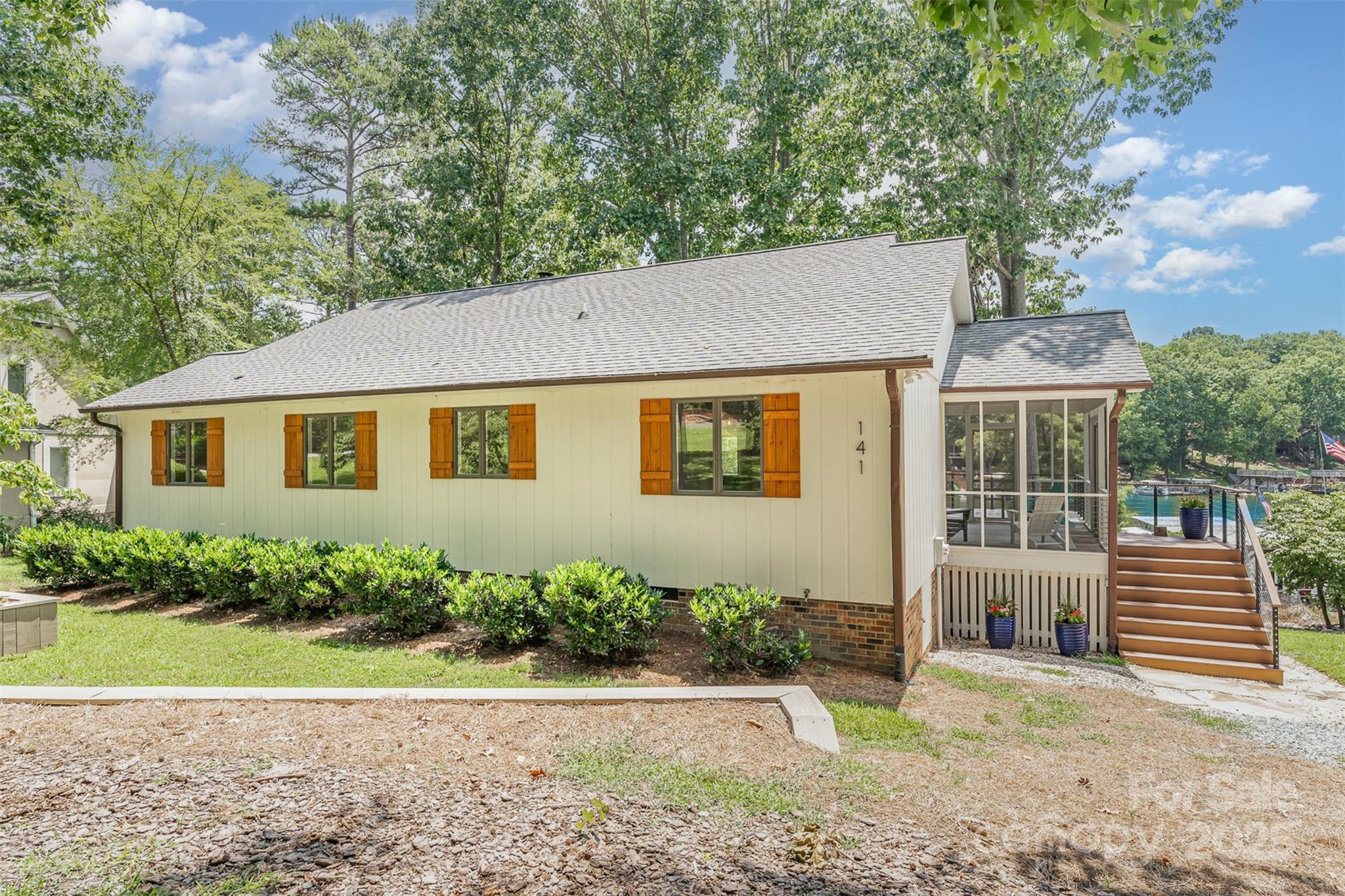 141 Sunrise Point Property Photo 2