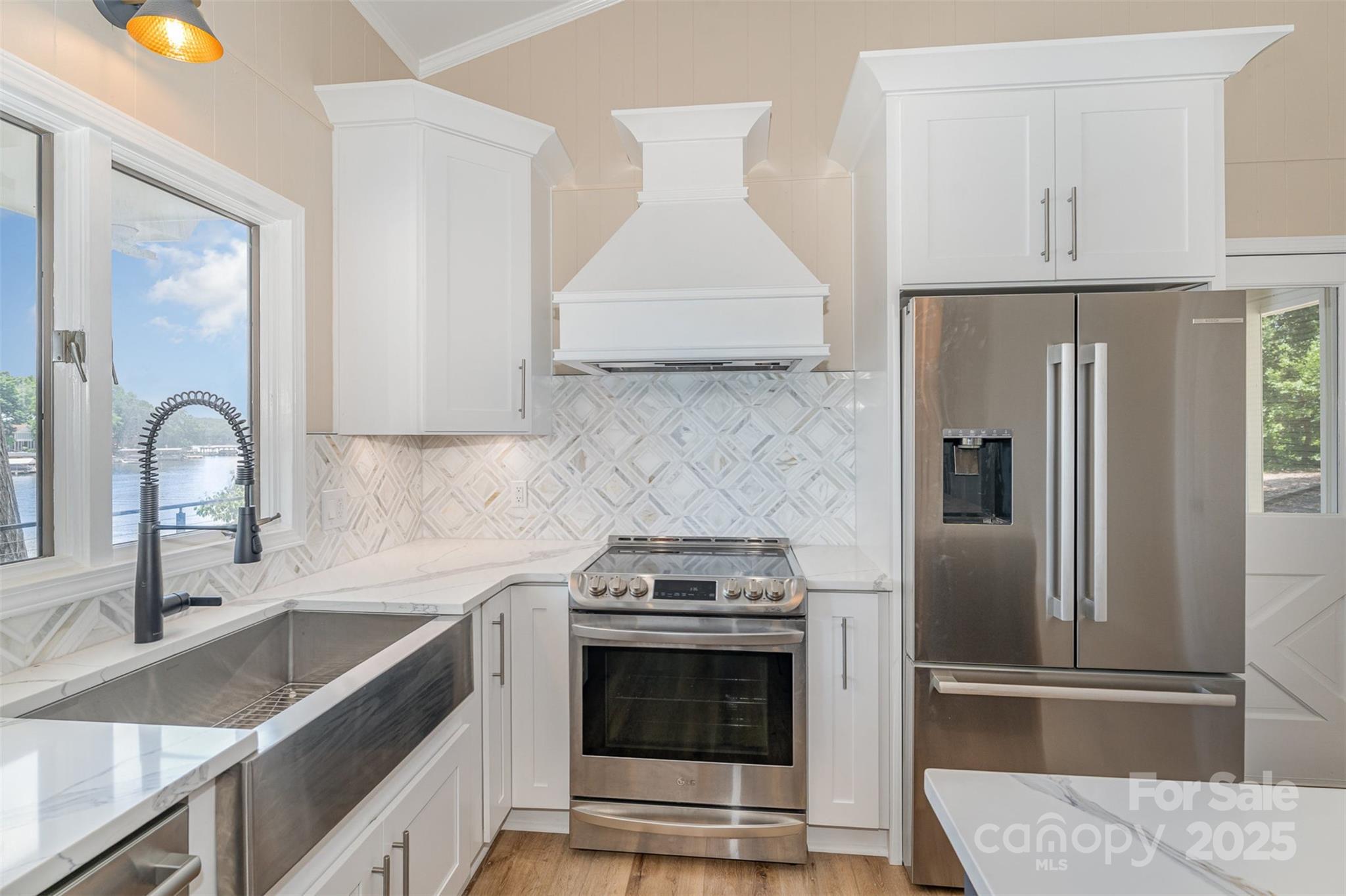 141 Sunrise Point Property Photo 6