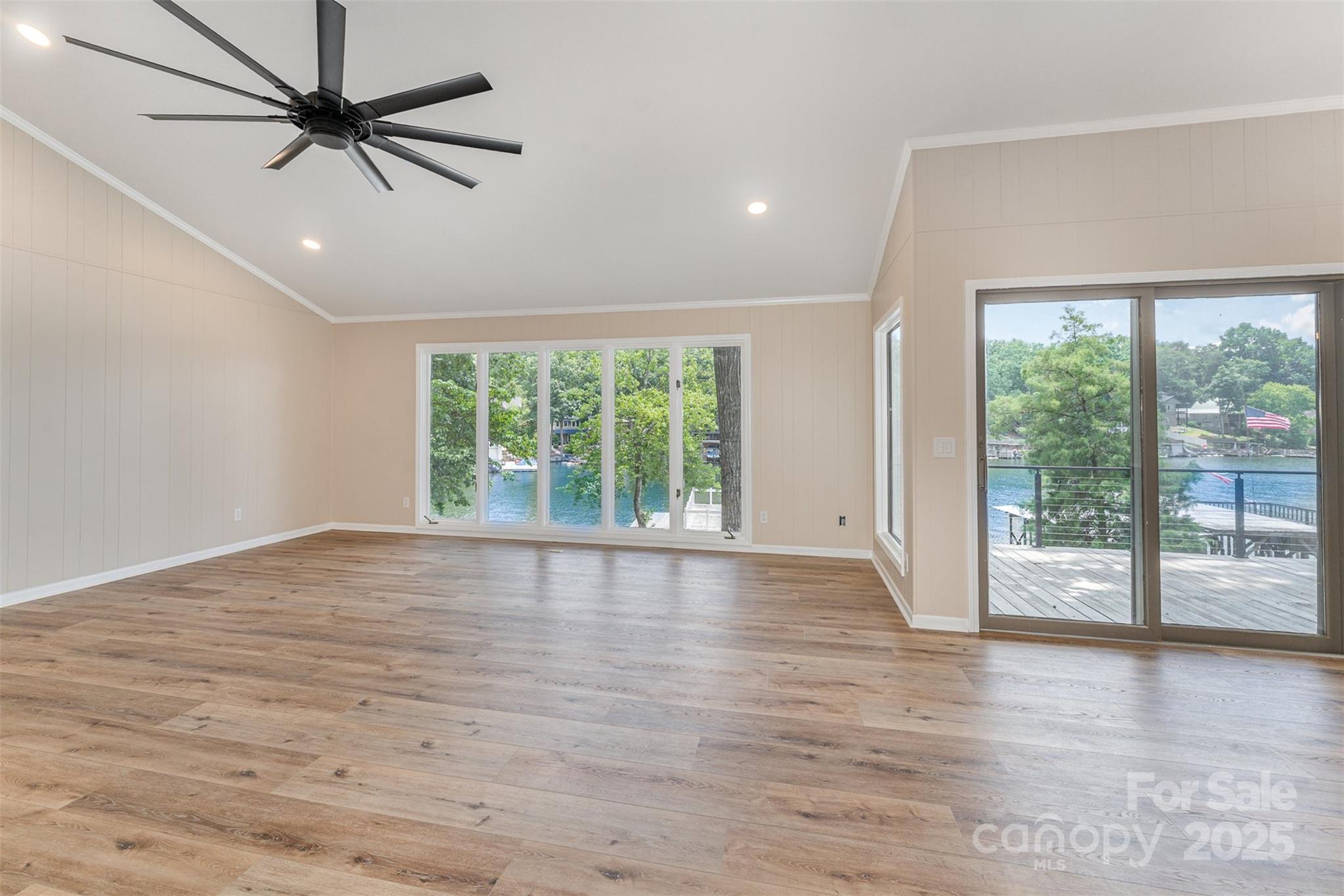 141 Sunrise Point Property Photo 8