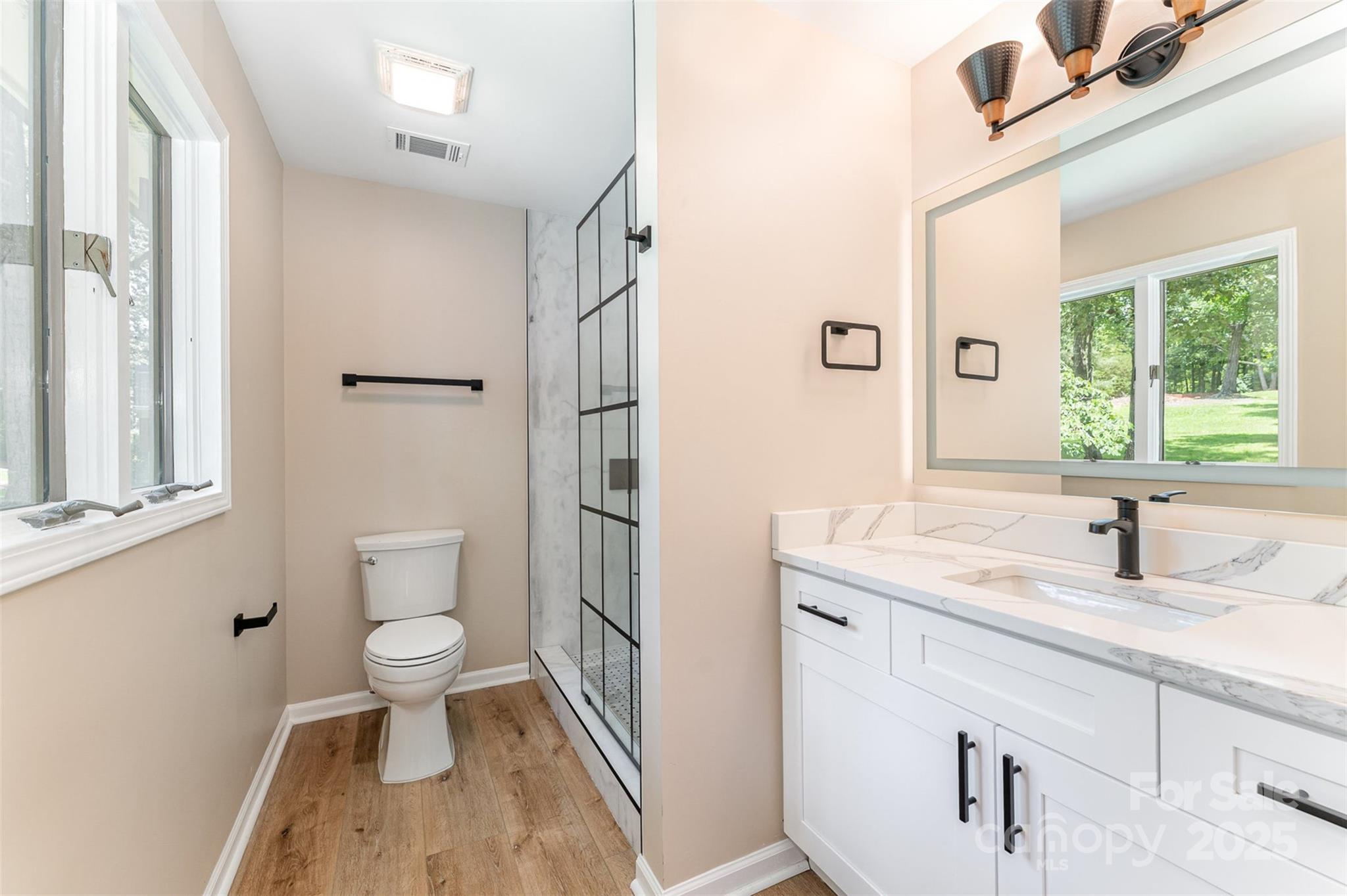 141 Sunrise Point Property Photo 12