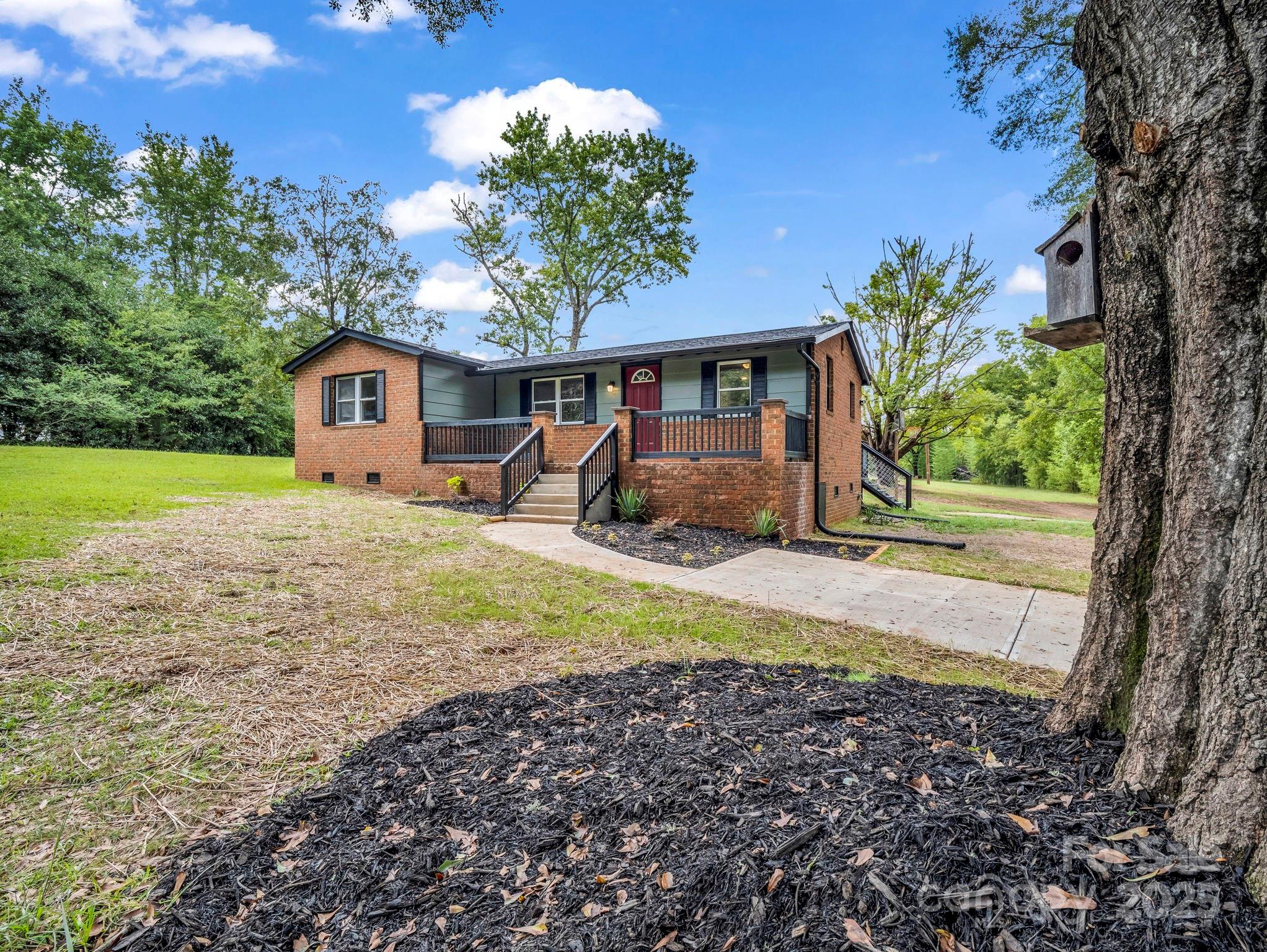 1045 Spindale Street Property Photo 1