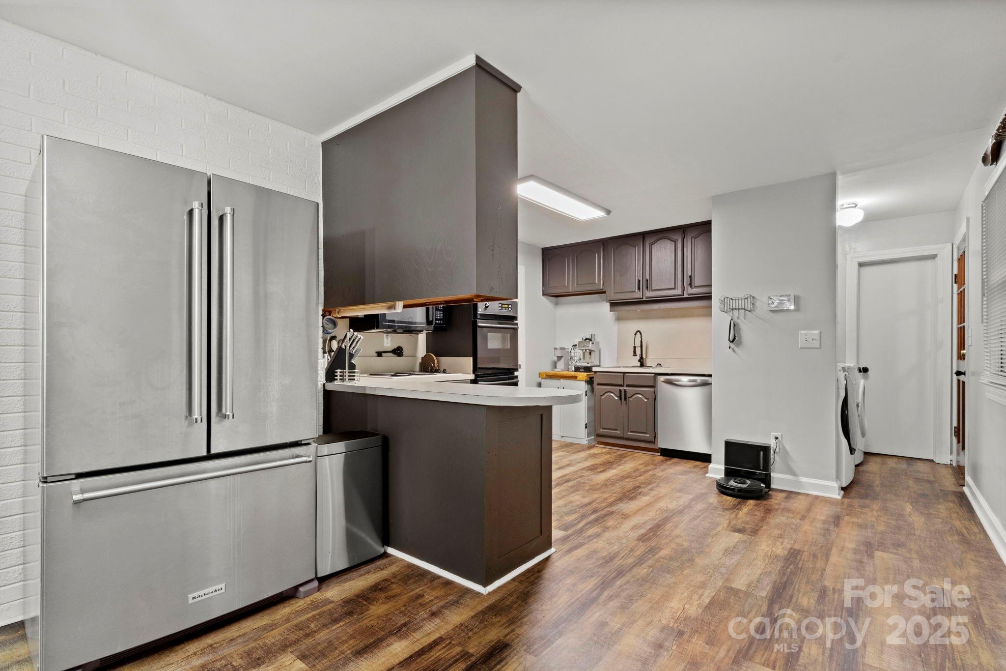 1521 W Colonial Drive Property Photo 10