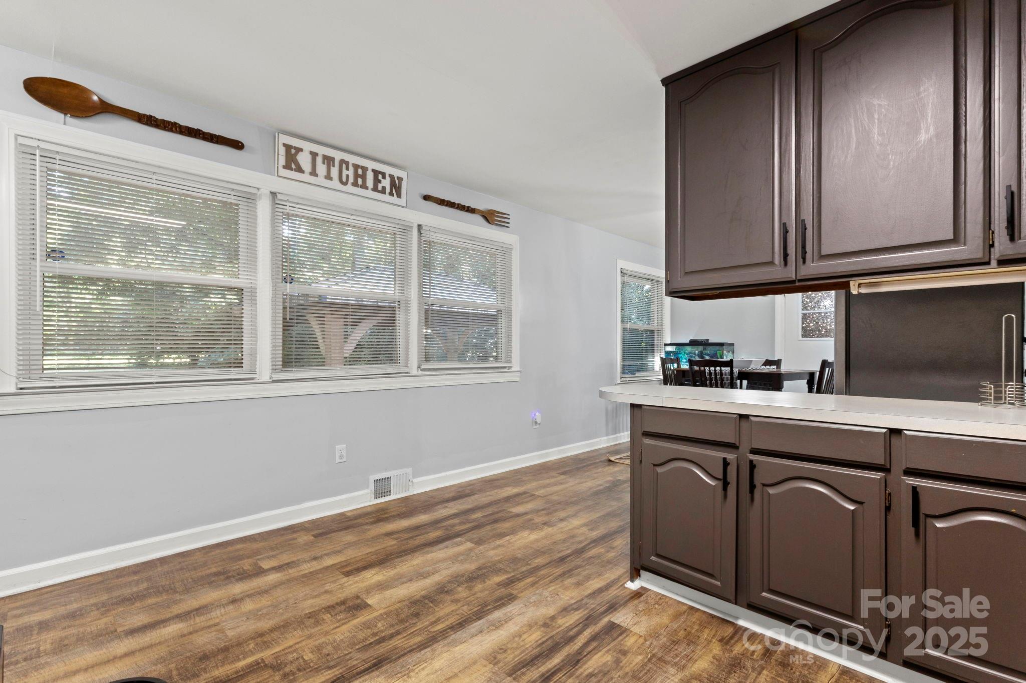 1521 W Colonial Drive Property Photo 14