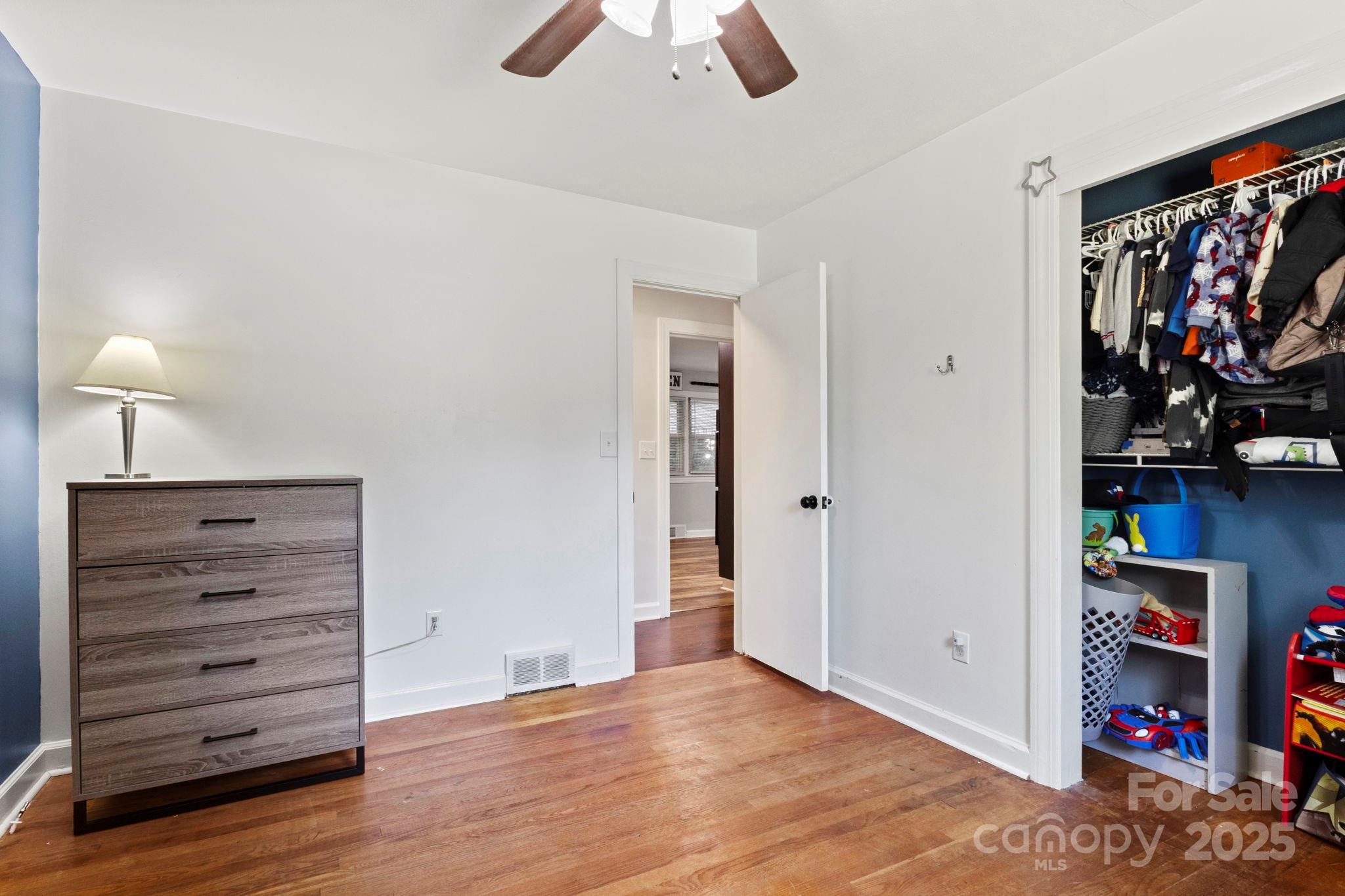 1521 W Colonial Drive Property Photo 23