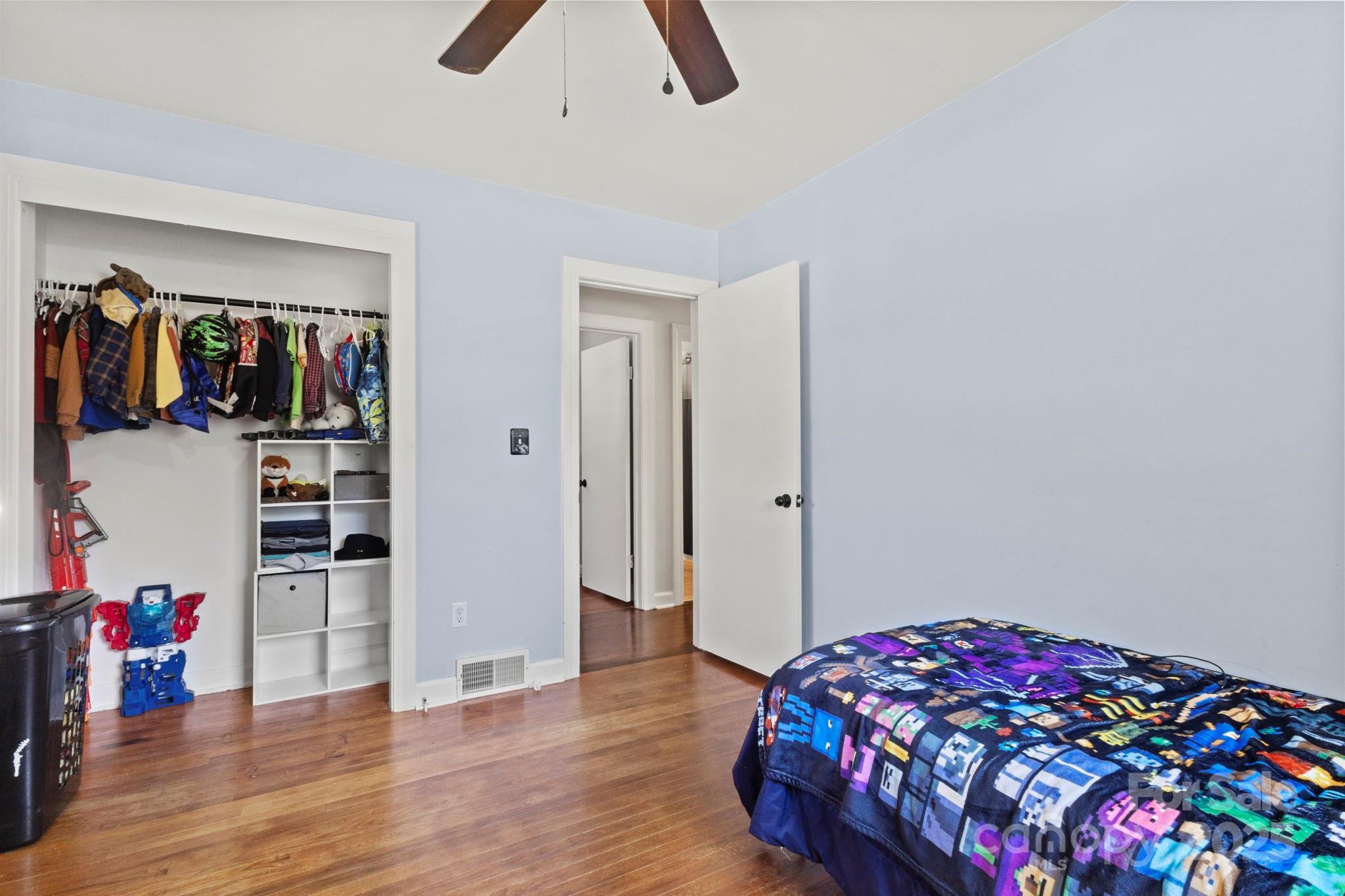 1521 W Colonial Drive Property Photo 27