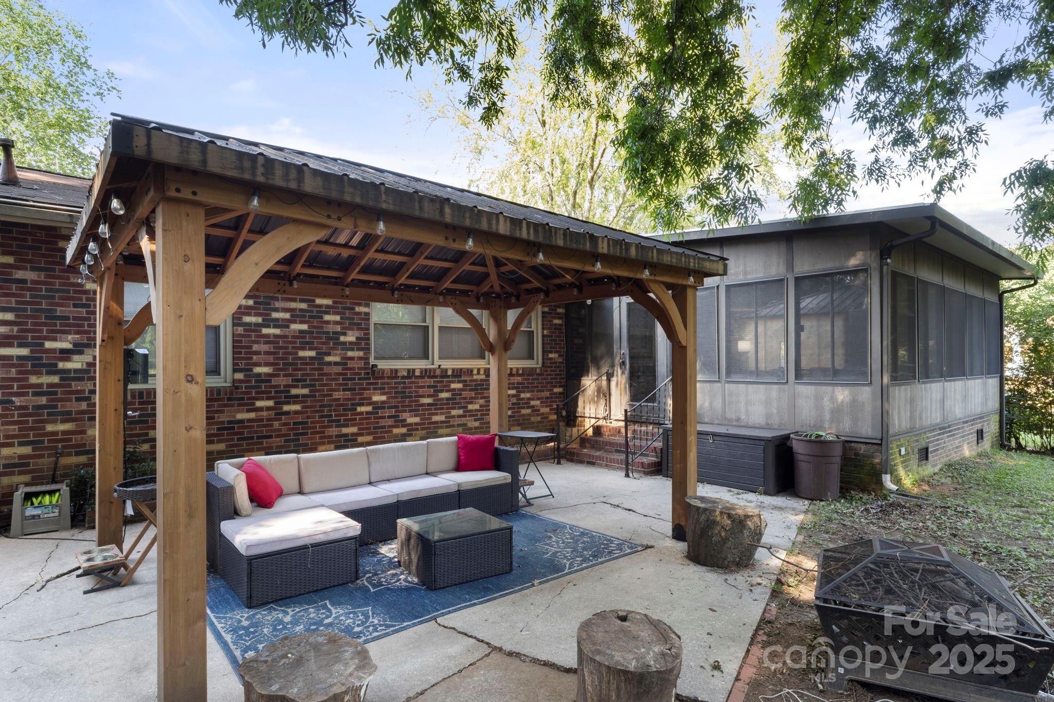 1521 W Colonial Drive Property Photo 29