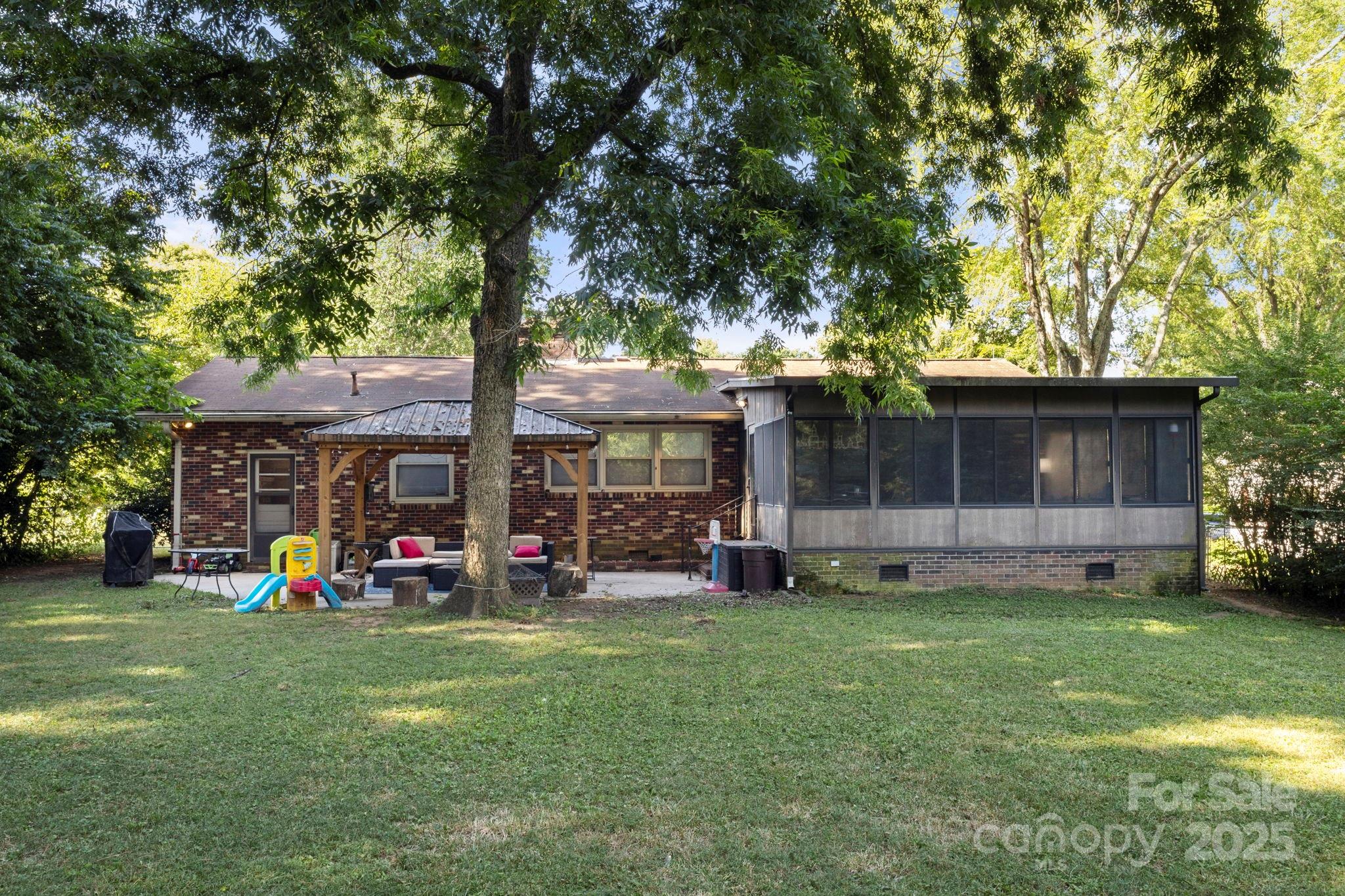 1521 W Colonial Drive Property Photo 32