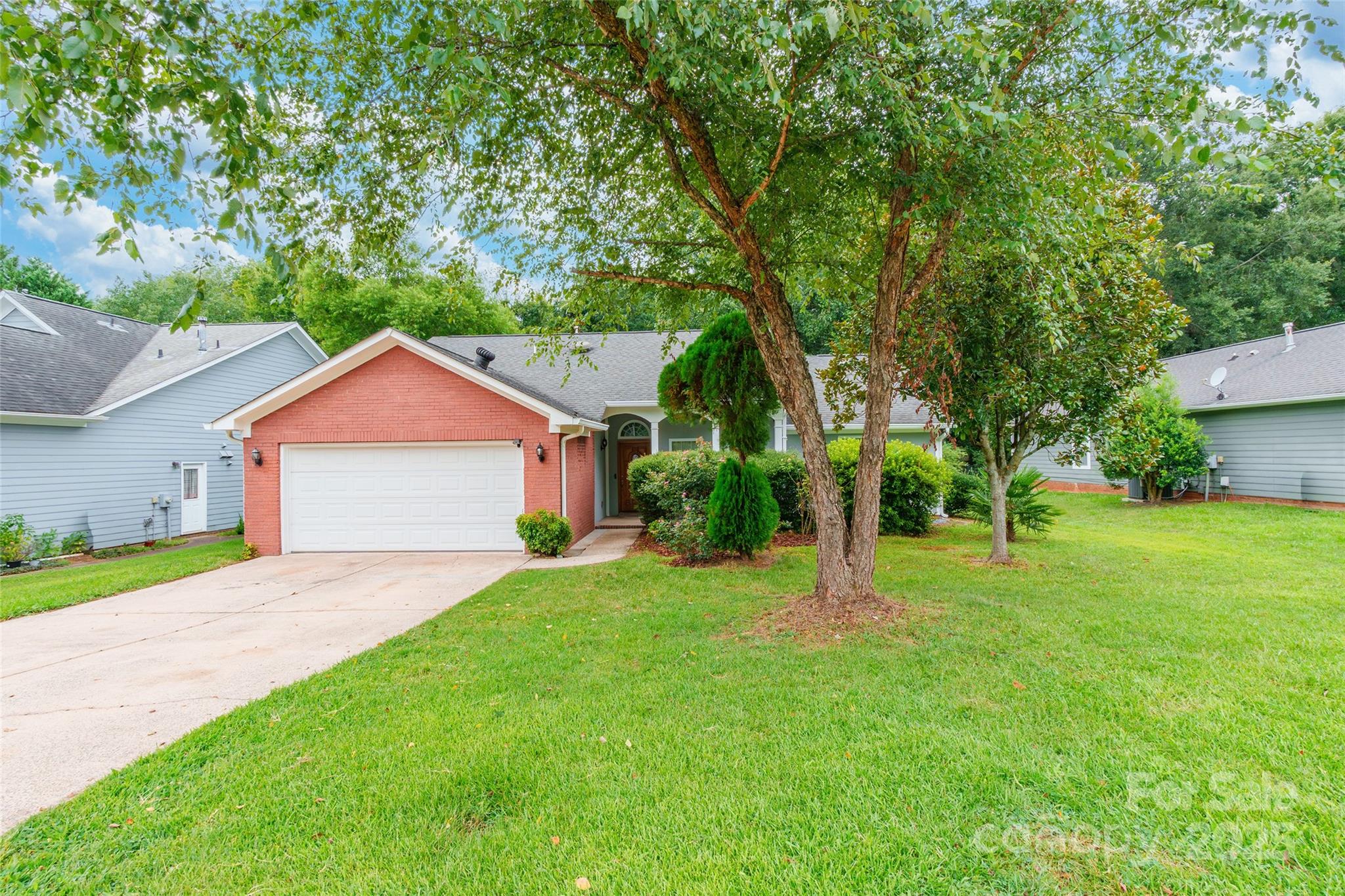 12145 Landing Green Drive Property Photo 1