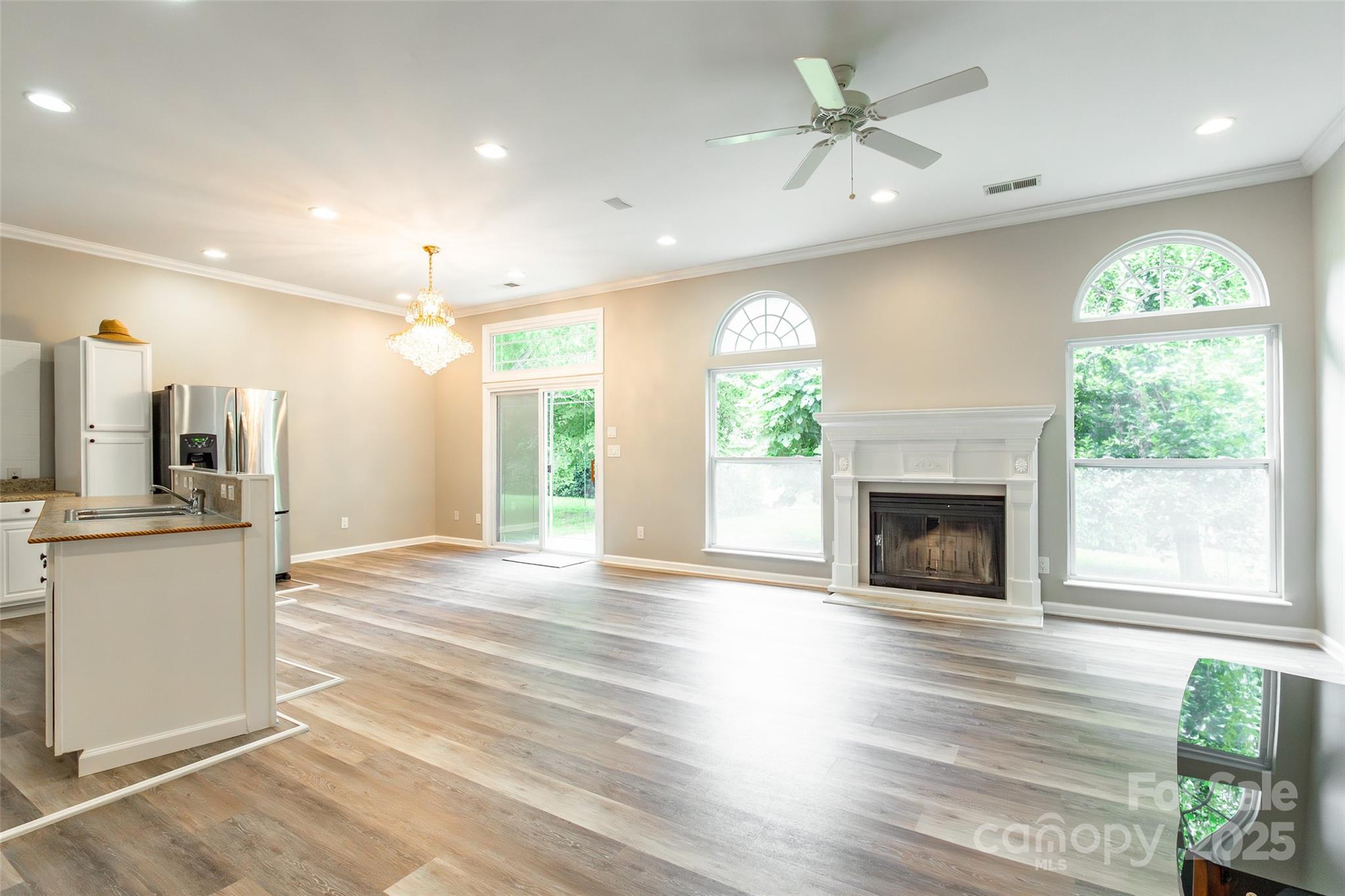 12145 Landing Green Drive Property Photo 5