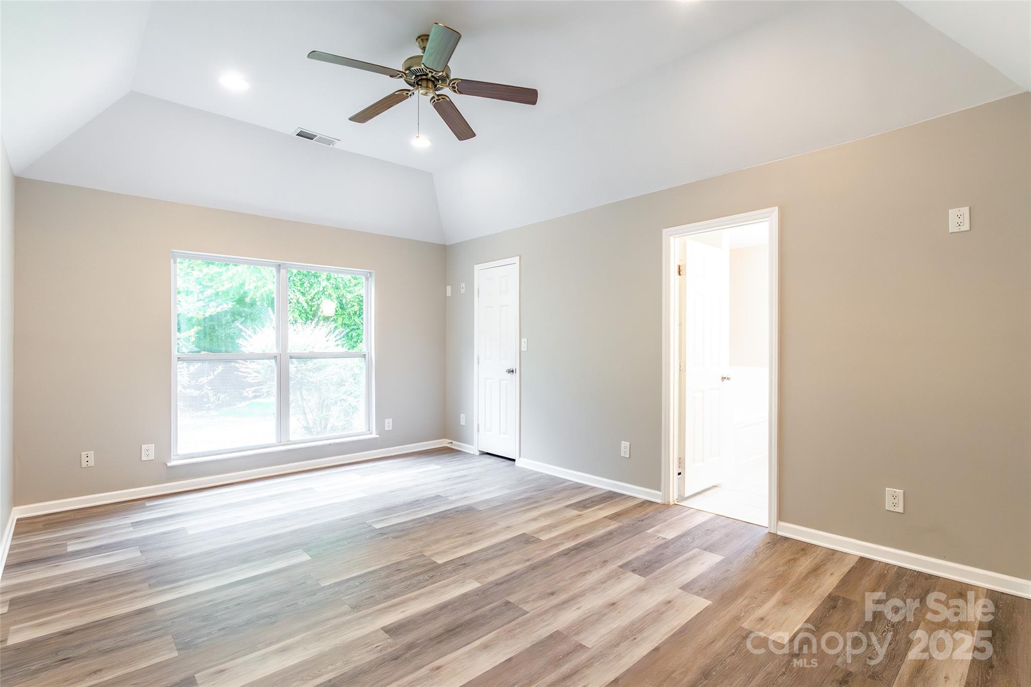 12145 Landing Green Drive Property Photo 13
