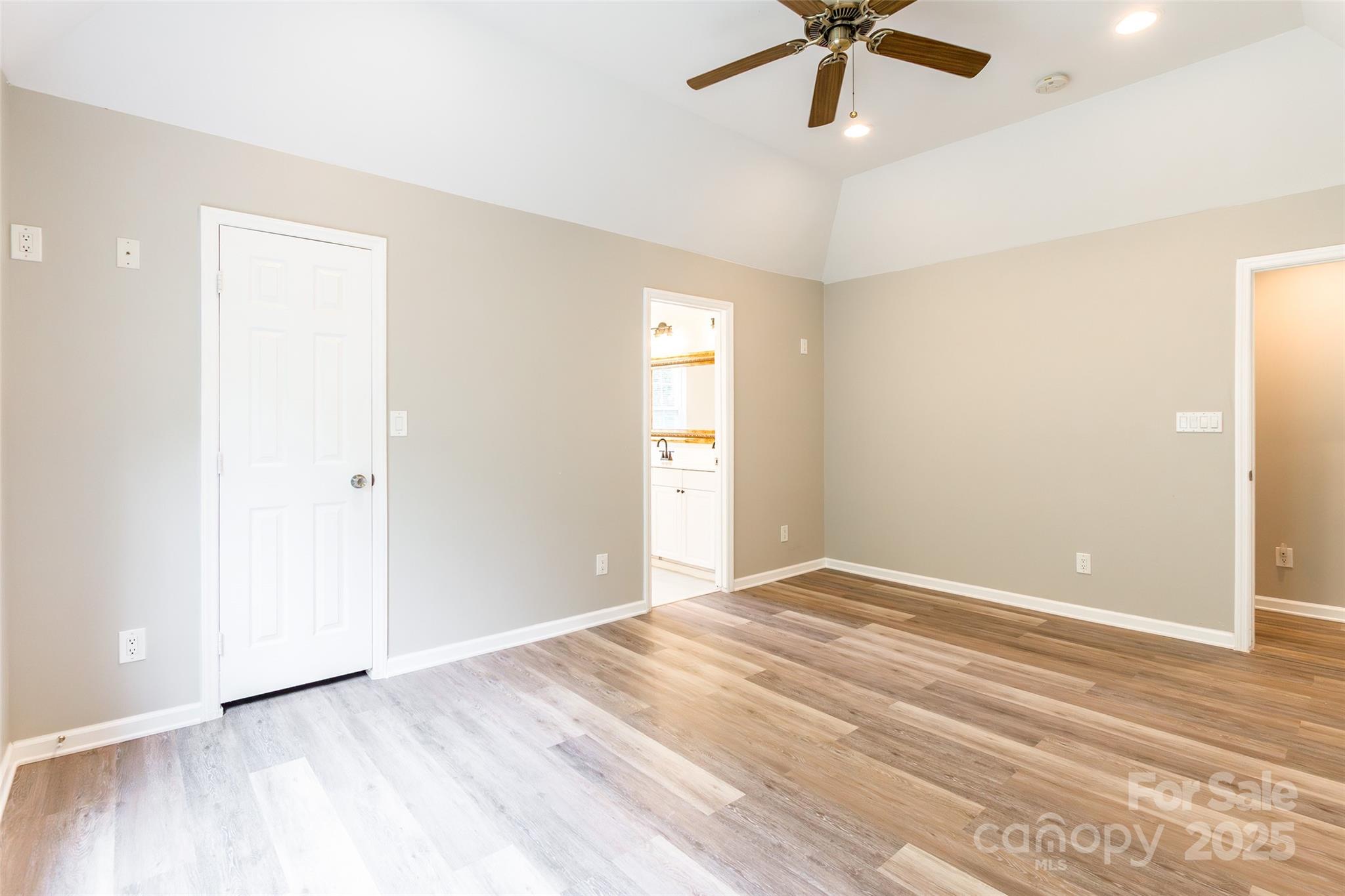 12145 Landing Green Drive Property Photo 14