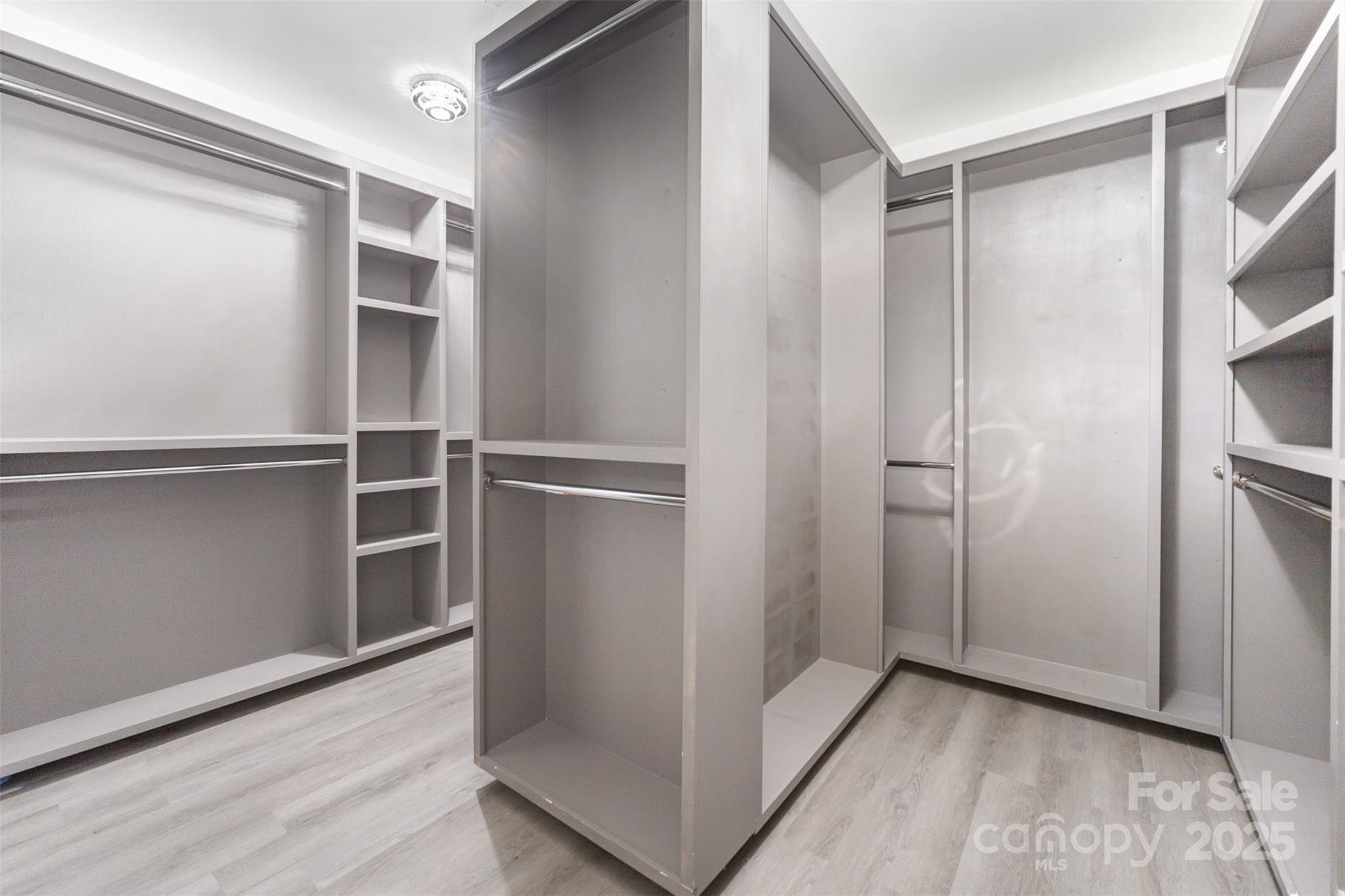 10045 Carousel Corral Drive Property Photo 23