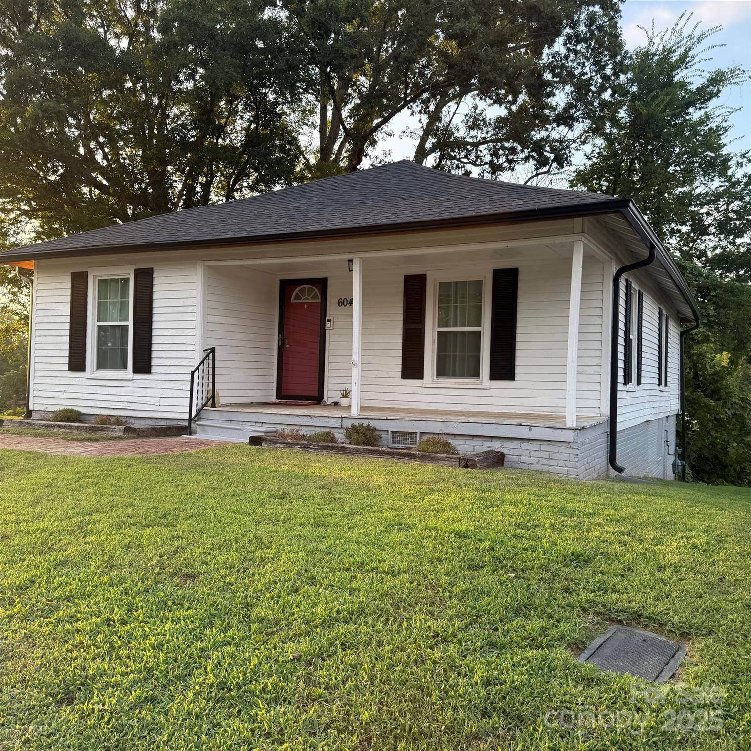 604 Frank Street Property Photo 1
