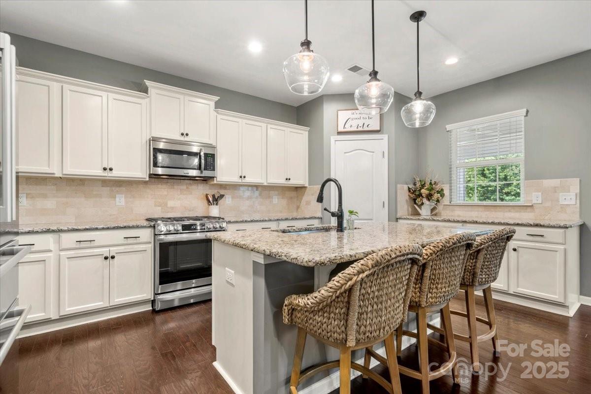2414 Kayleb Point Circle Property Photo 8