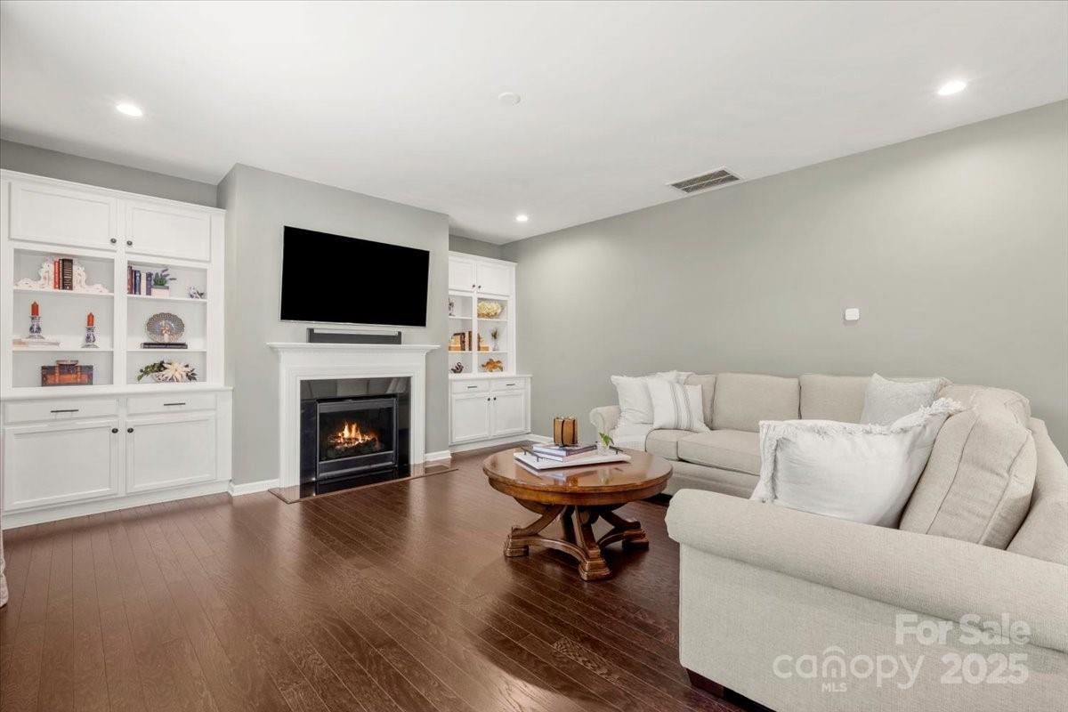 2414 Kayleb Point Circle Property Photo 15