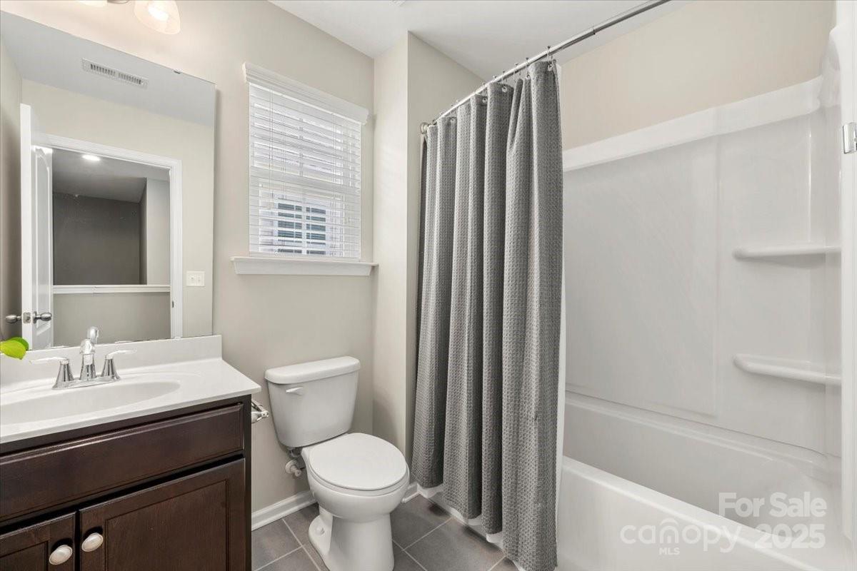 2414 Kayleb Point Circle Property Photo 18