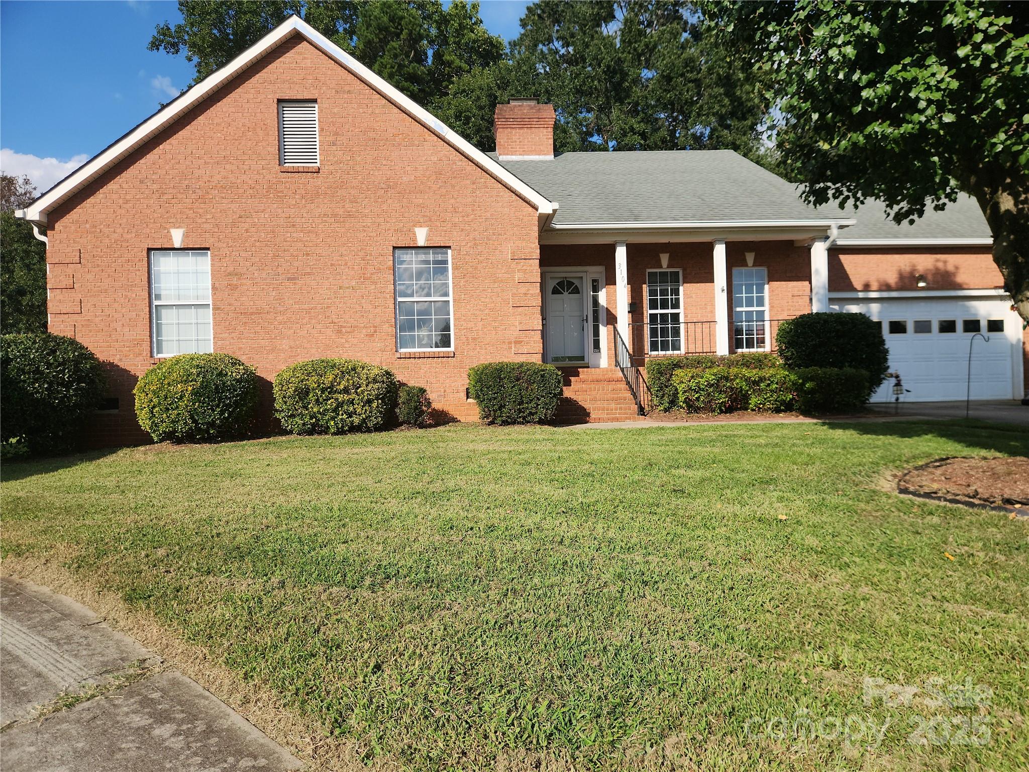 3104 Yvonne Lane Property Photo 1