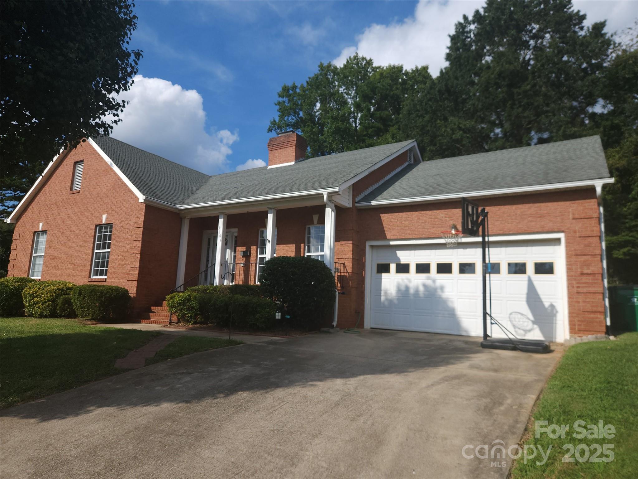 3104 Yvonne Lane Property Photo 2