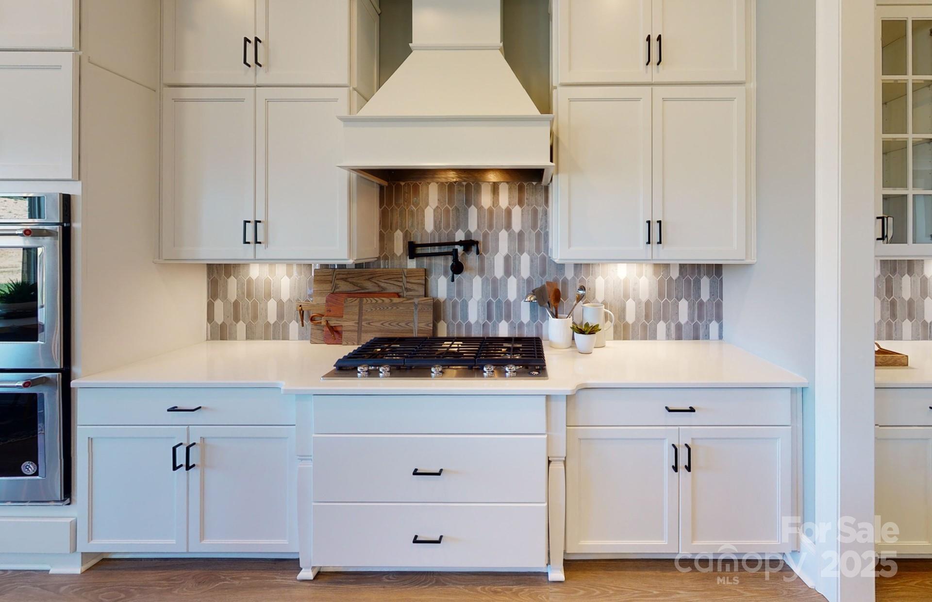 2133 Riverbend Avenue 73 Property Photo 6