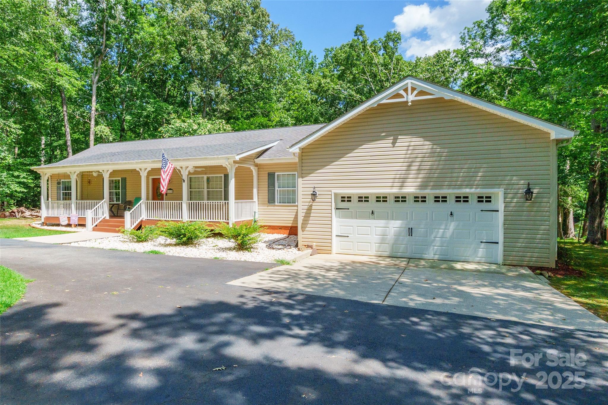 1615 Oak Park Court Property Photo 3
