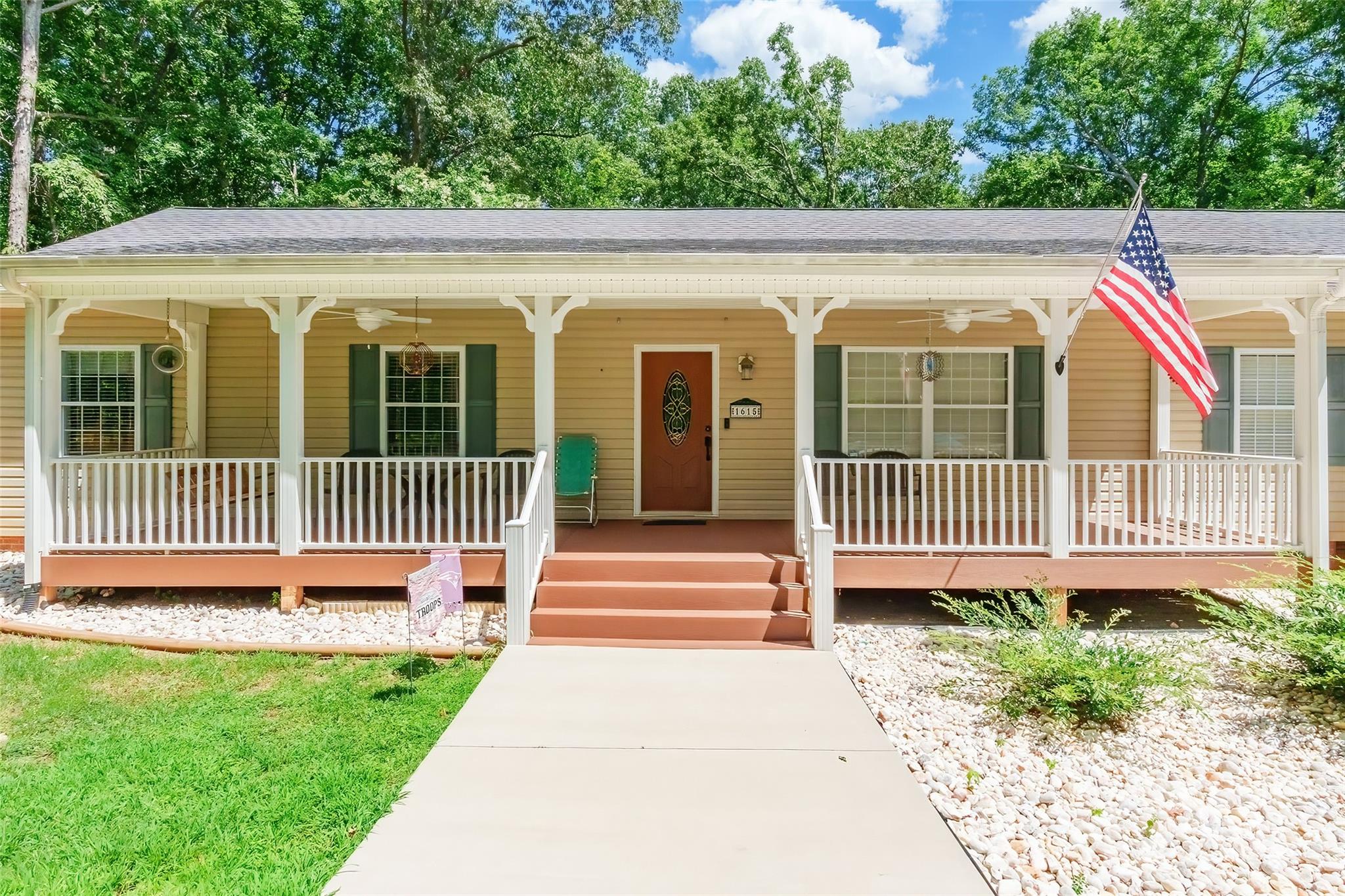 1615 Oak Park Court Property Photo 4