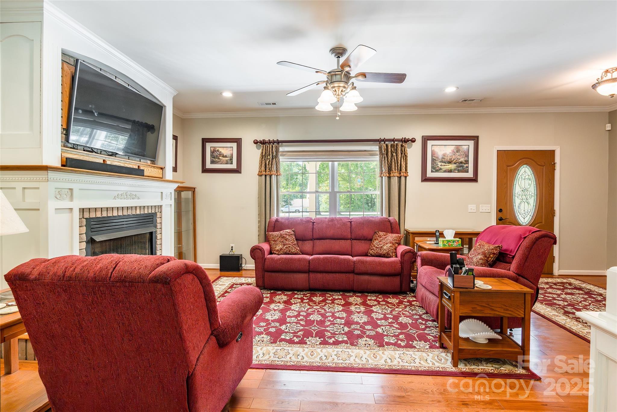 1615 Oak Park Court Property Photo 11