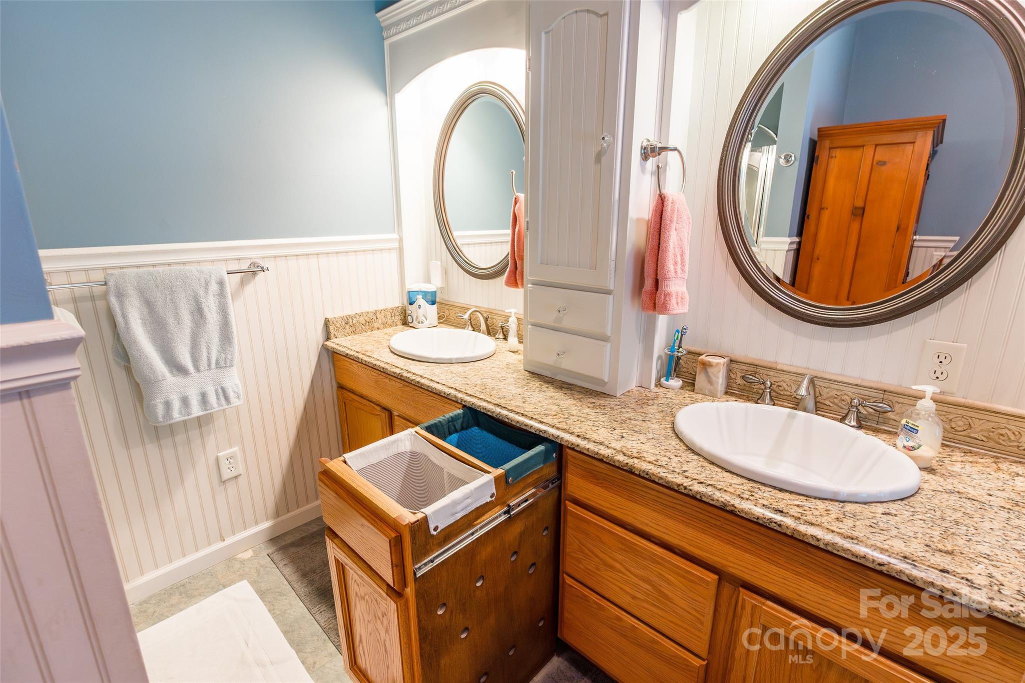 1615 Oak Park Court Property Photo 24